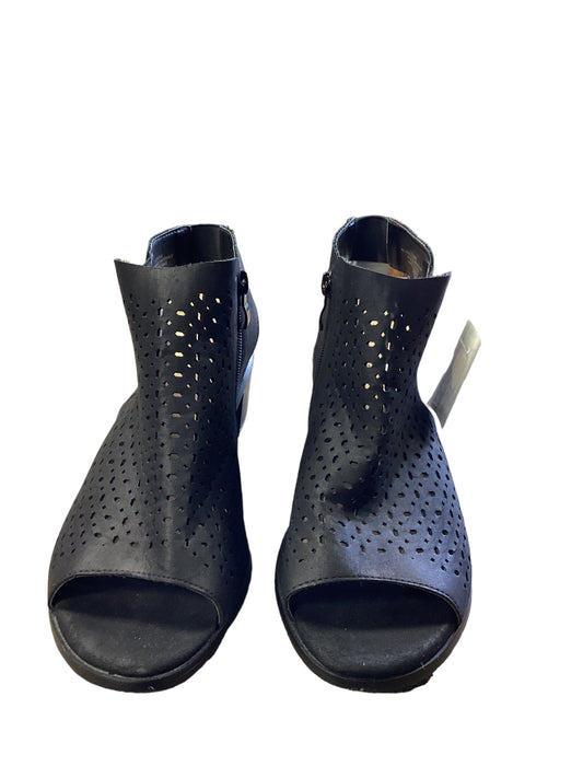 Black Shoes Heels Block Torrid, Size 9.5