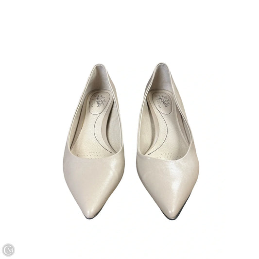 Shoes Heels Kitten By Life Stride In Tan, Size: 10