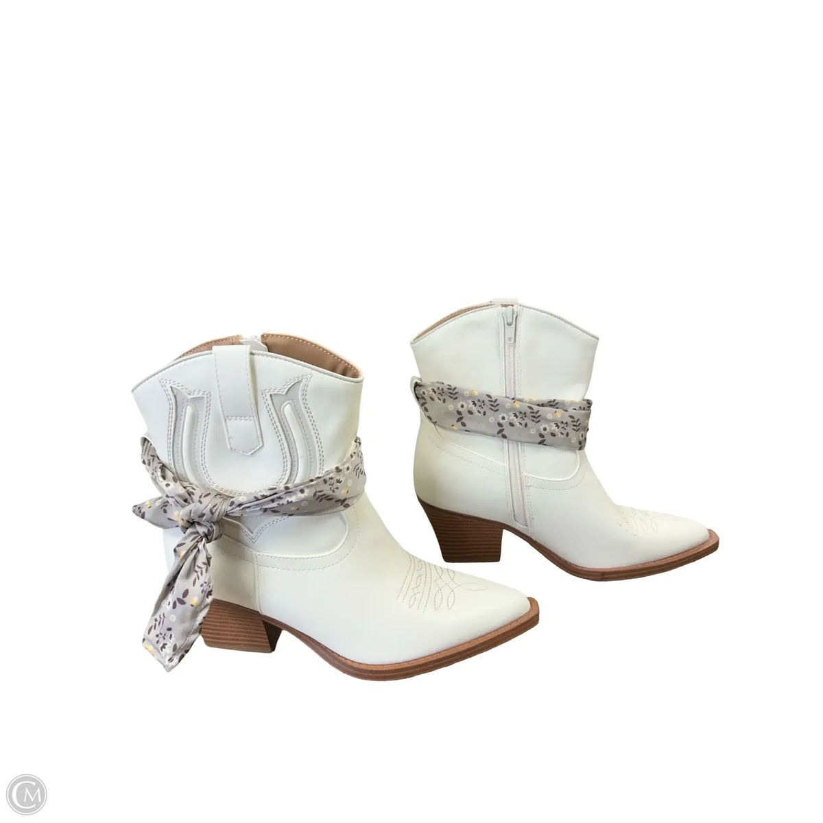 Boots Western By Universal Thread In White, Size: 6.5