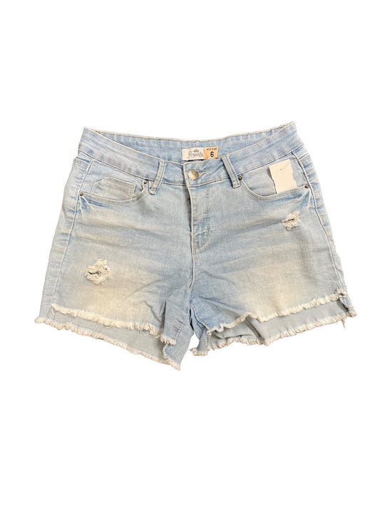 Shorts By Royalty  Size: 6