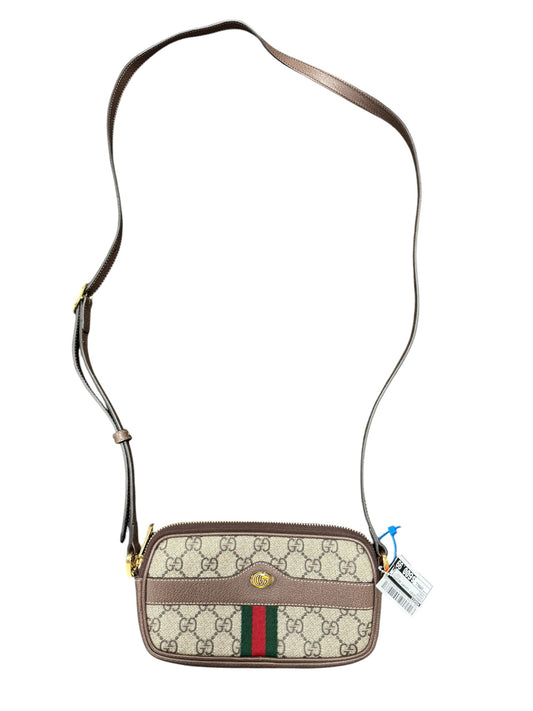 Crossbody Luxury Designer By Gucci, Size: Small