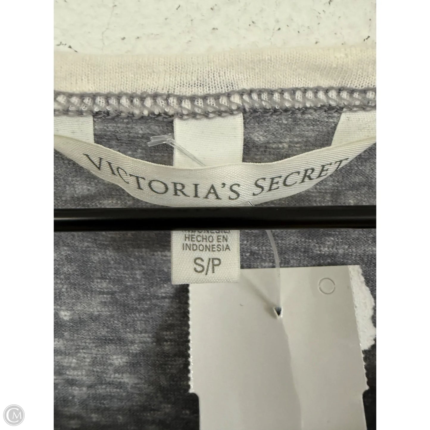 Top Short Sleeve Basic By Victorias Secret In Grey, Size: S