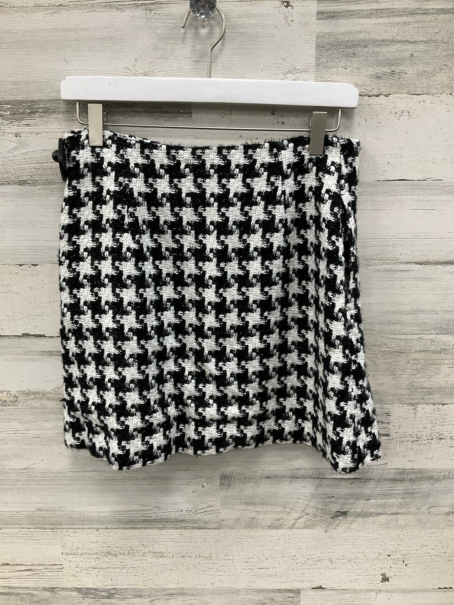 Skirt Mini & Short By Anthropologie In Black & White, Size: 4