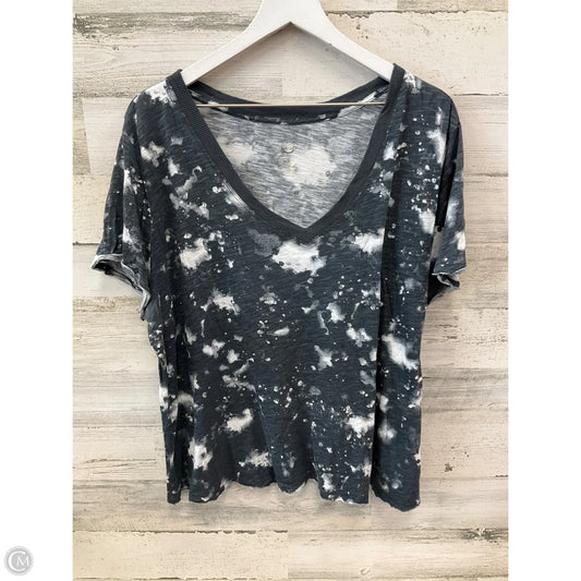 Top Short Sleeve By Cato In Grey, Size: 1x