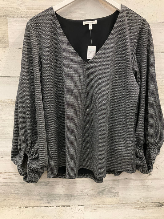 Top Long Sleeve By Maurices In Silver, Size: M