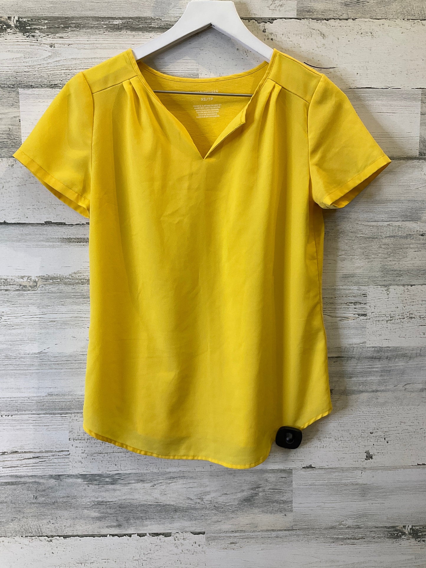 Yellow Top Short Sleeve Van Heusen, Size Xs