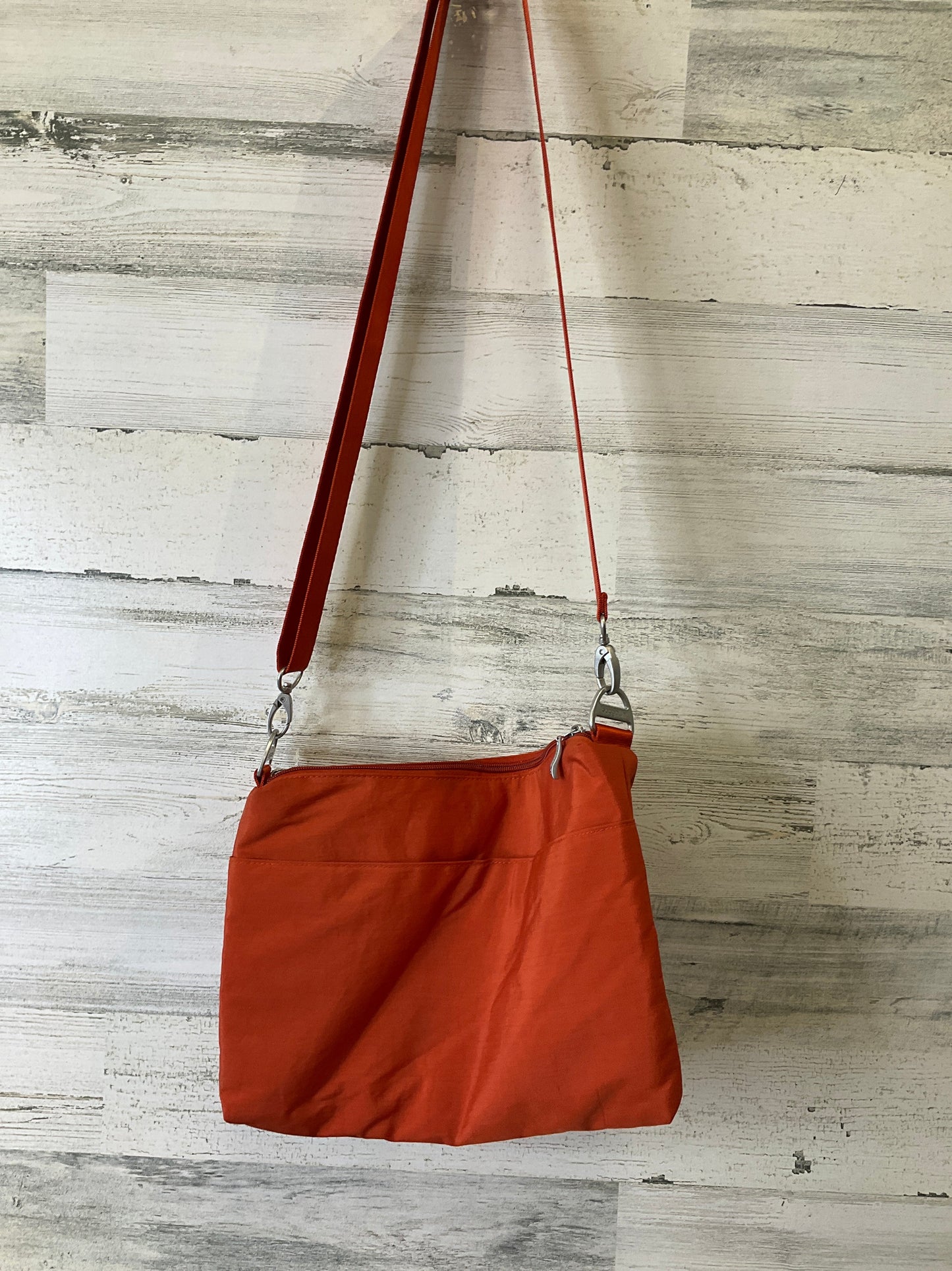 Crossbody By Baggallini, Size: Medium