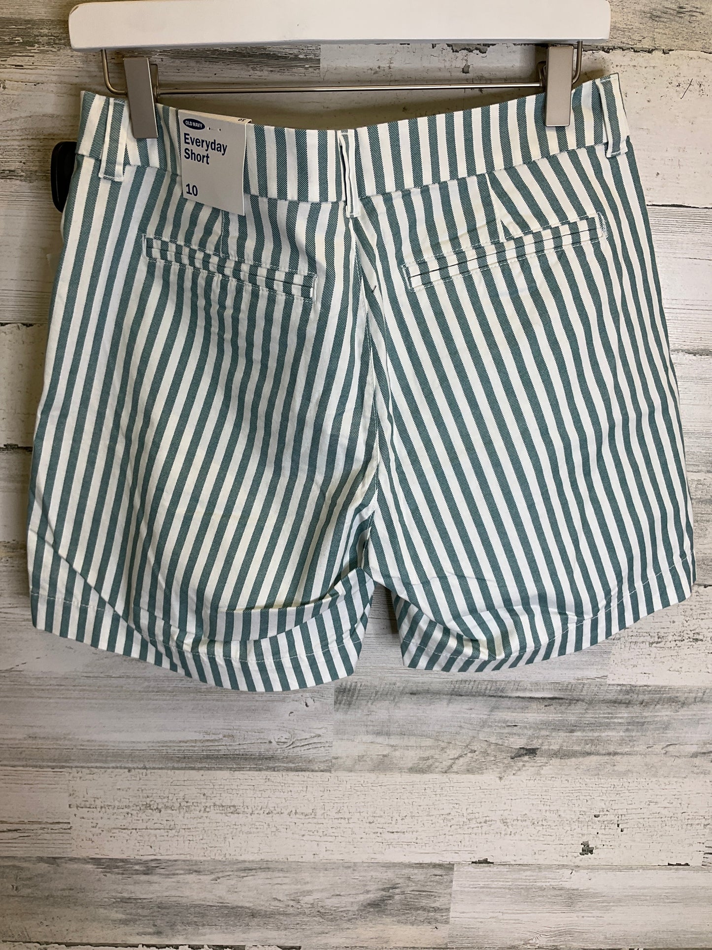 Shorts By Old Navy In Green & White, Size: 10