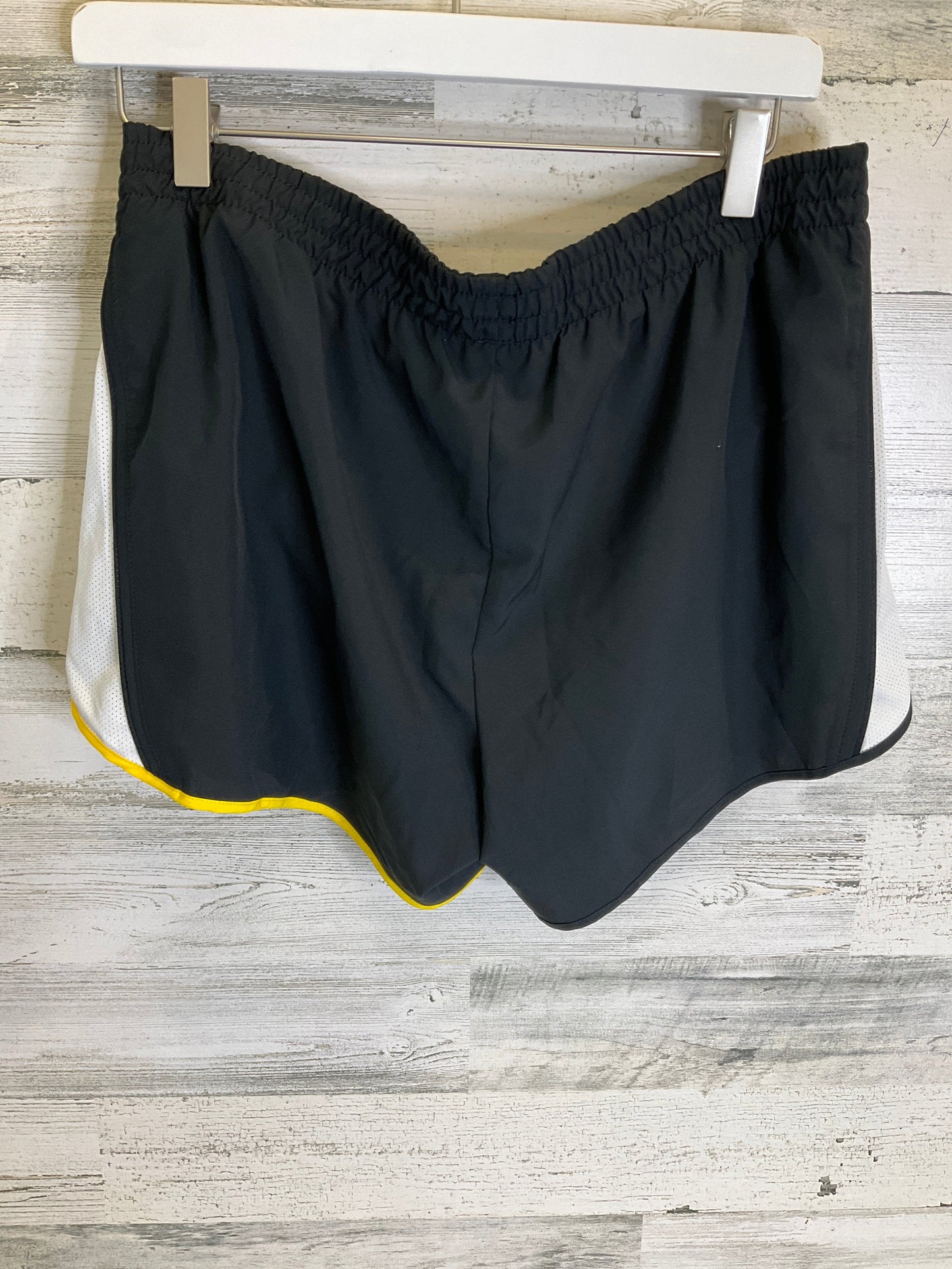 Black Athletic Shorts Nike Apparel, Size L