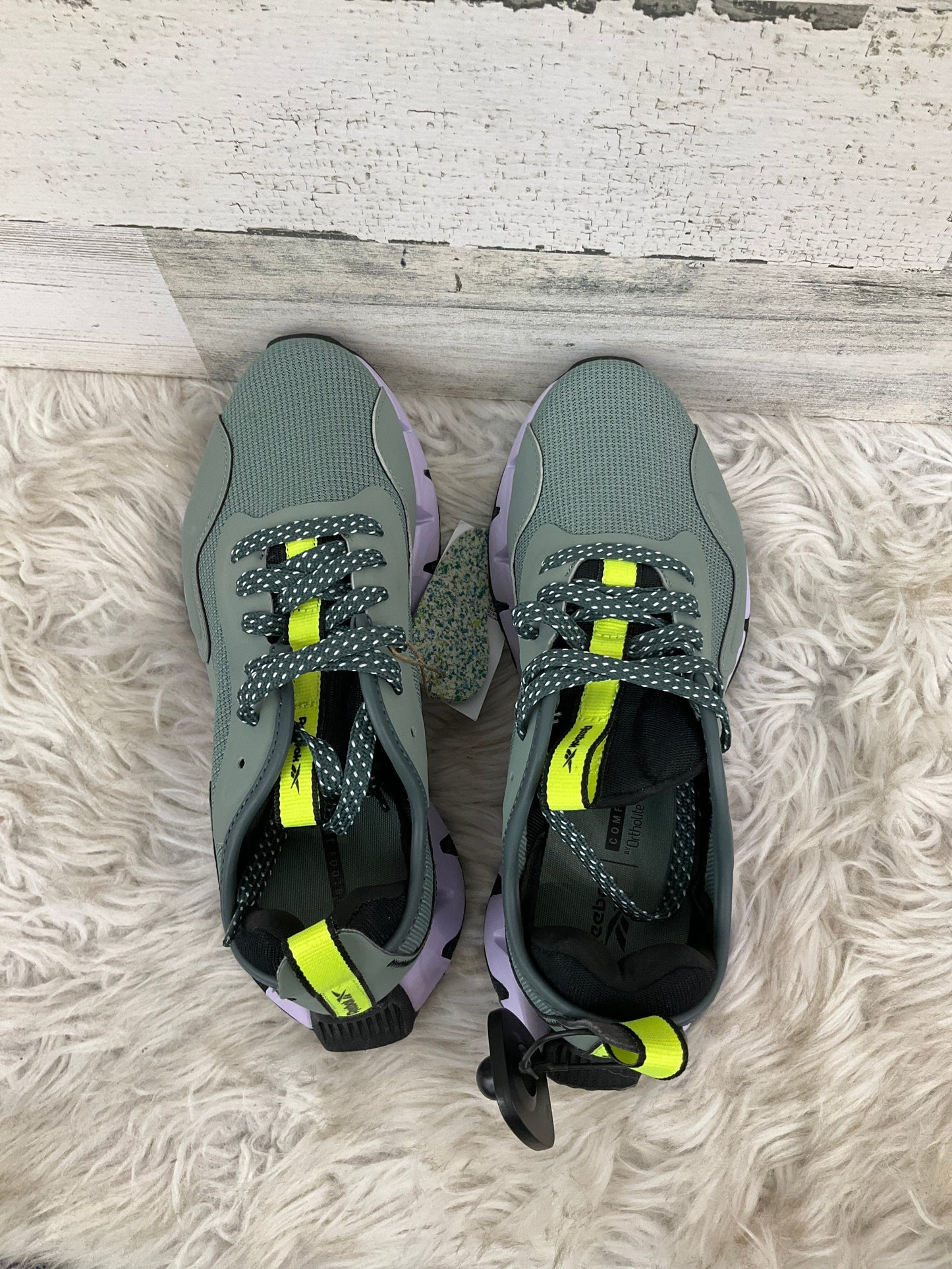 Shoes Athletic By Reebok In Green, Size: 6.5