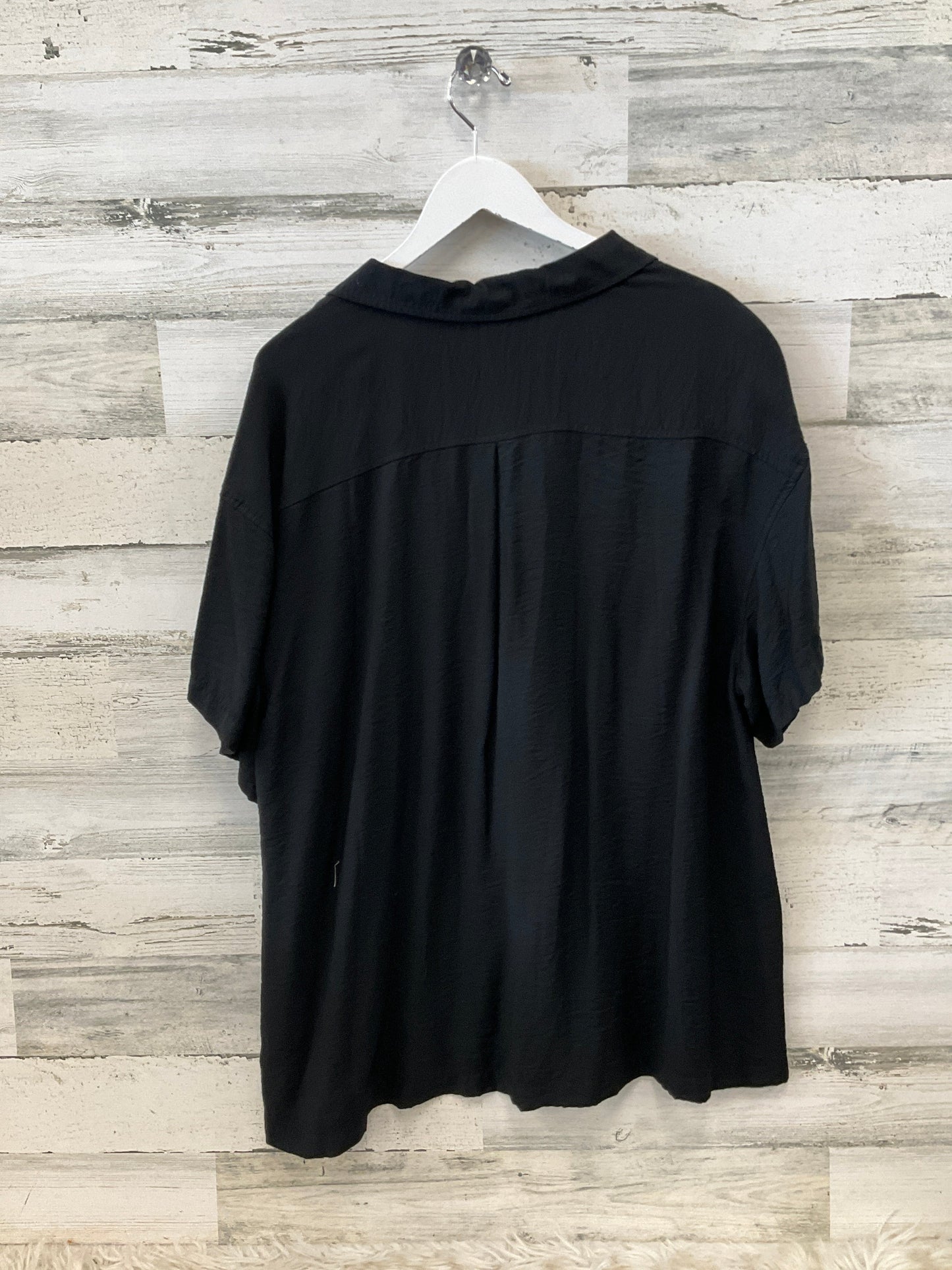 Top Short Sleeve By Ava & Viv In Black, Size: 3x