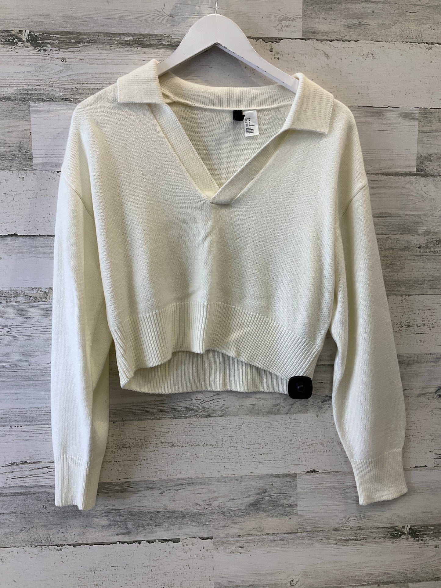 Sweater By Divided In Cream, Size: M