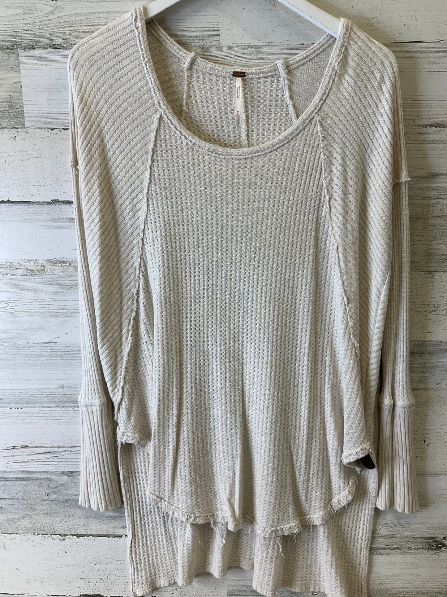 Top Long Sleeve By Free People In Ivory, Size: M