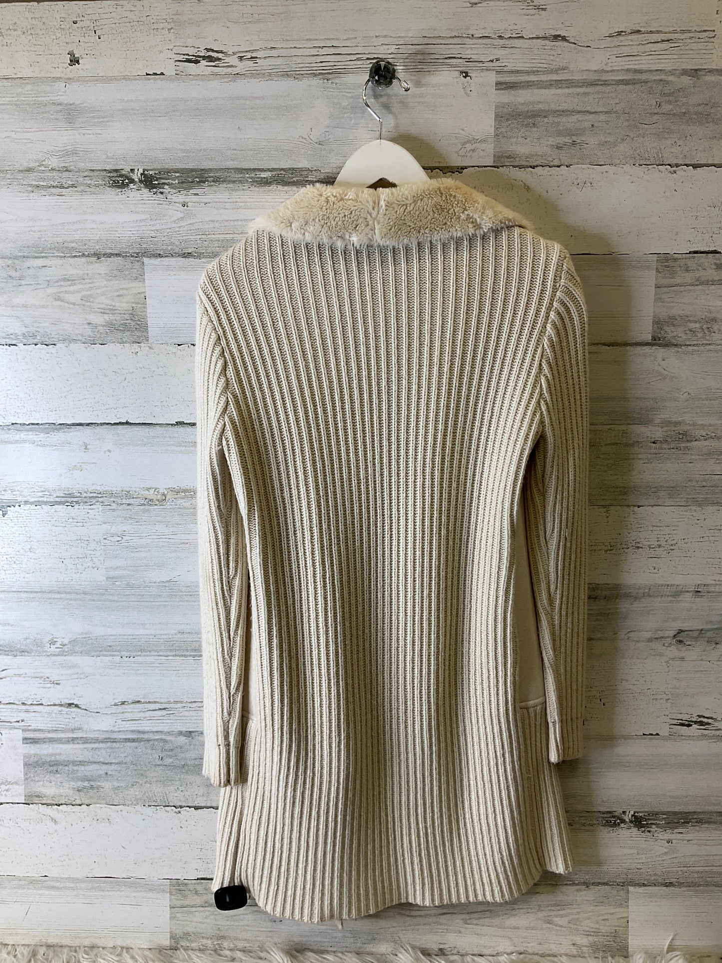 Sweater Cardigan By Clothes Mentor In Cream, Size: Xs