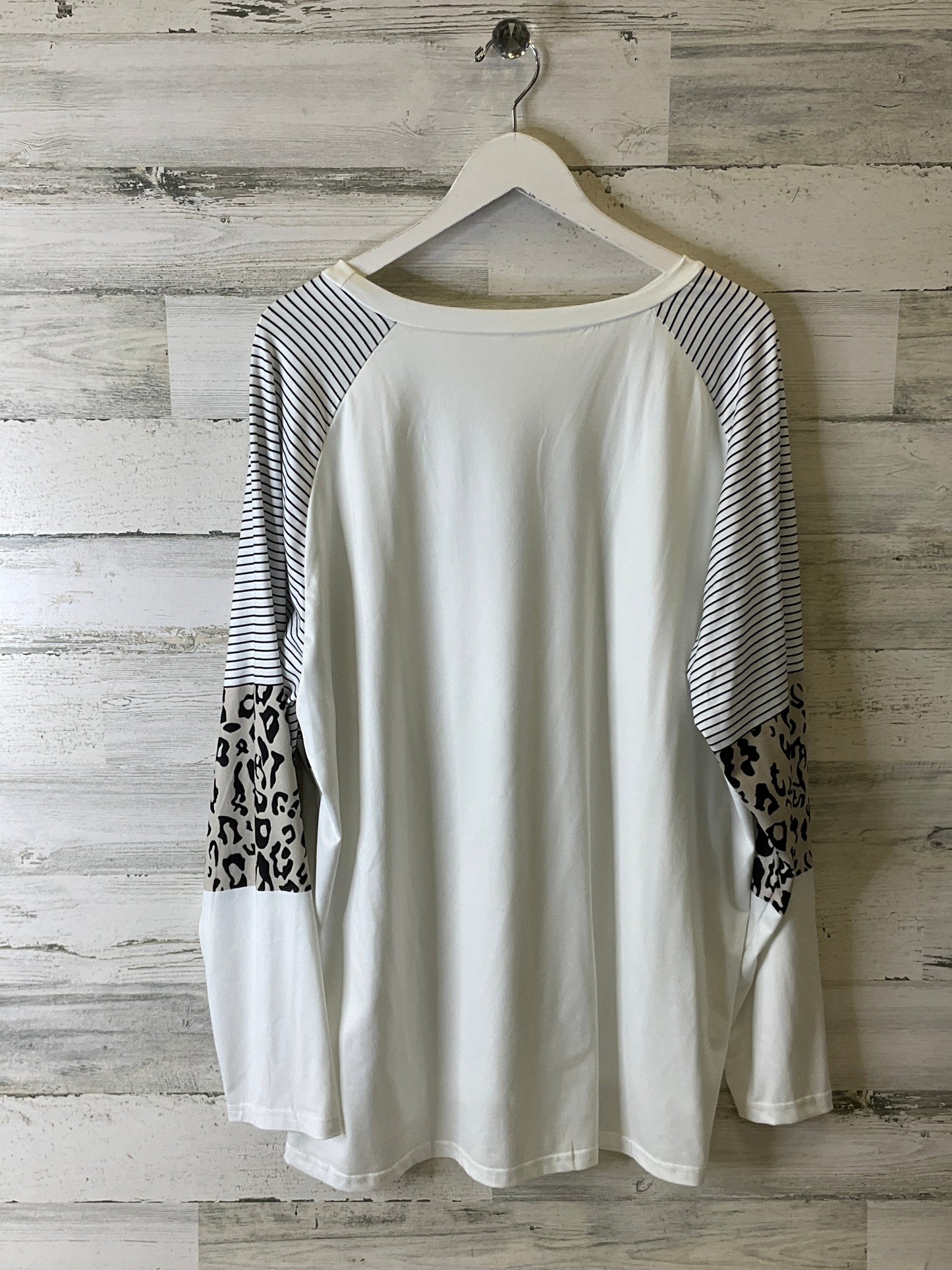 Top Long Sleeve By Cmf In White, Size: 4x