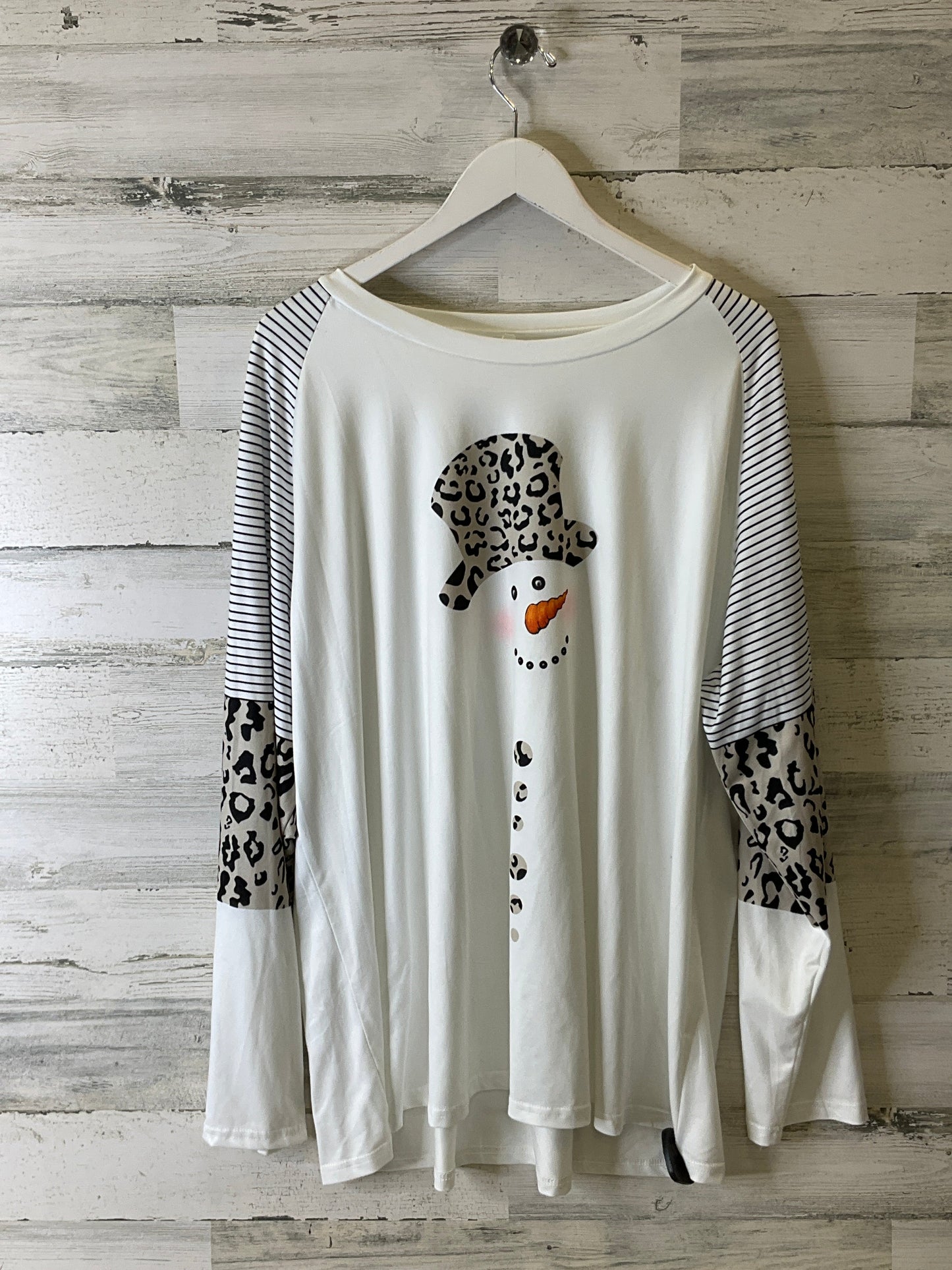 Top Long Sleeve By Cmf In White, Size: 4x