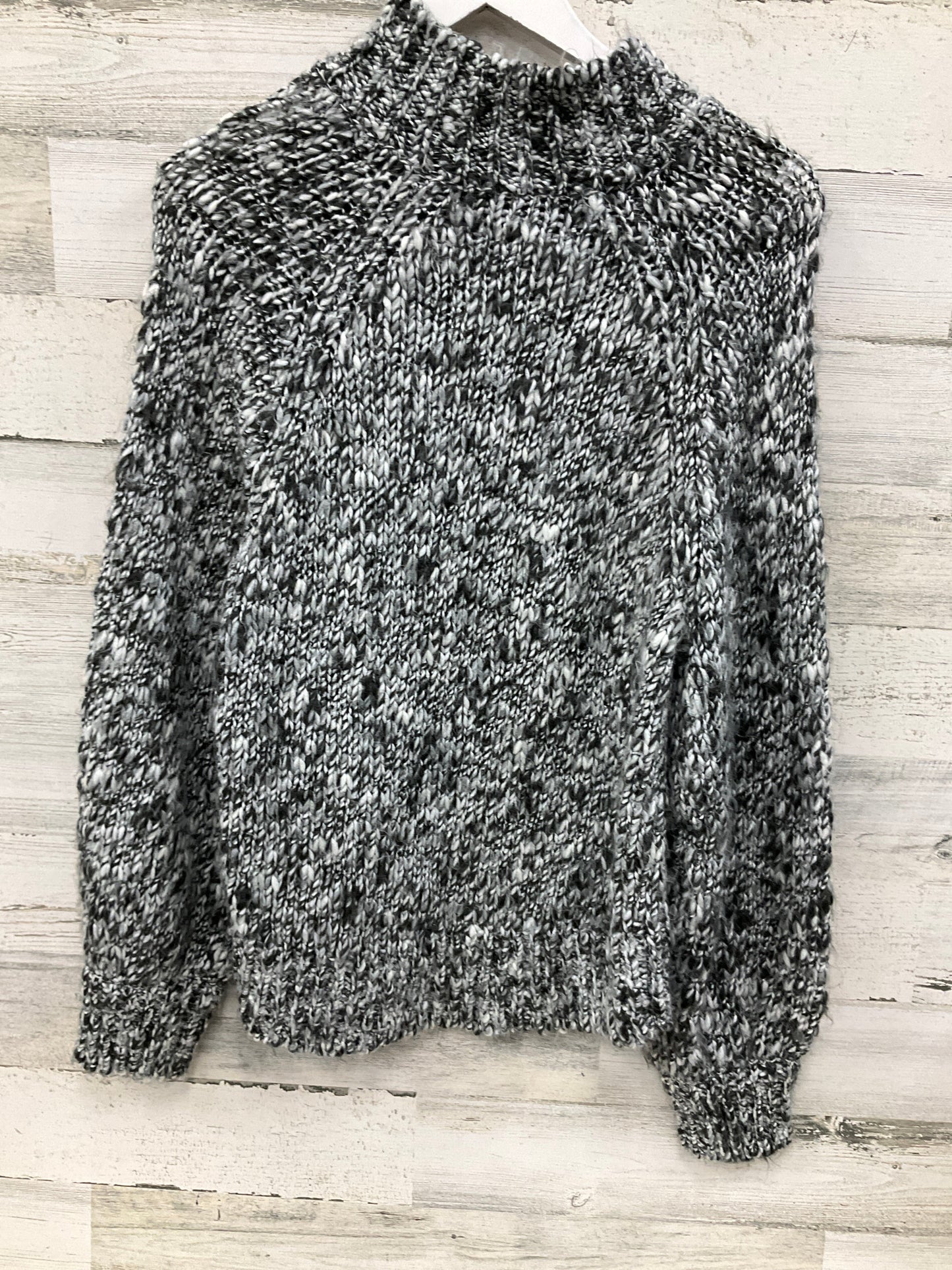 Sweater By Abercrombie And Fitch In Grey & White, Size: M