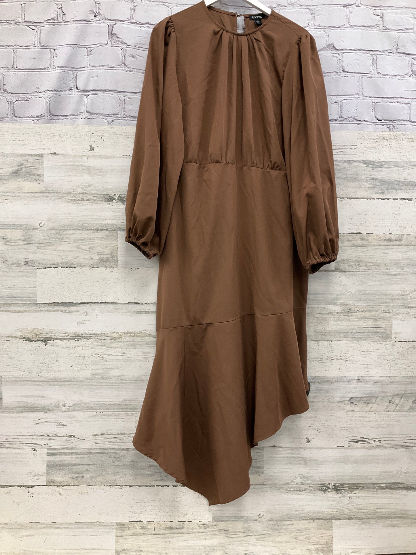 Dress Casual Maxi By Boohoo Boutique In Brown, Size: L