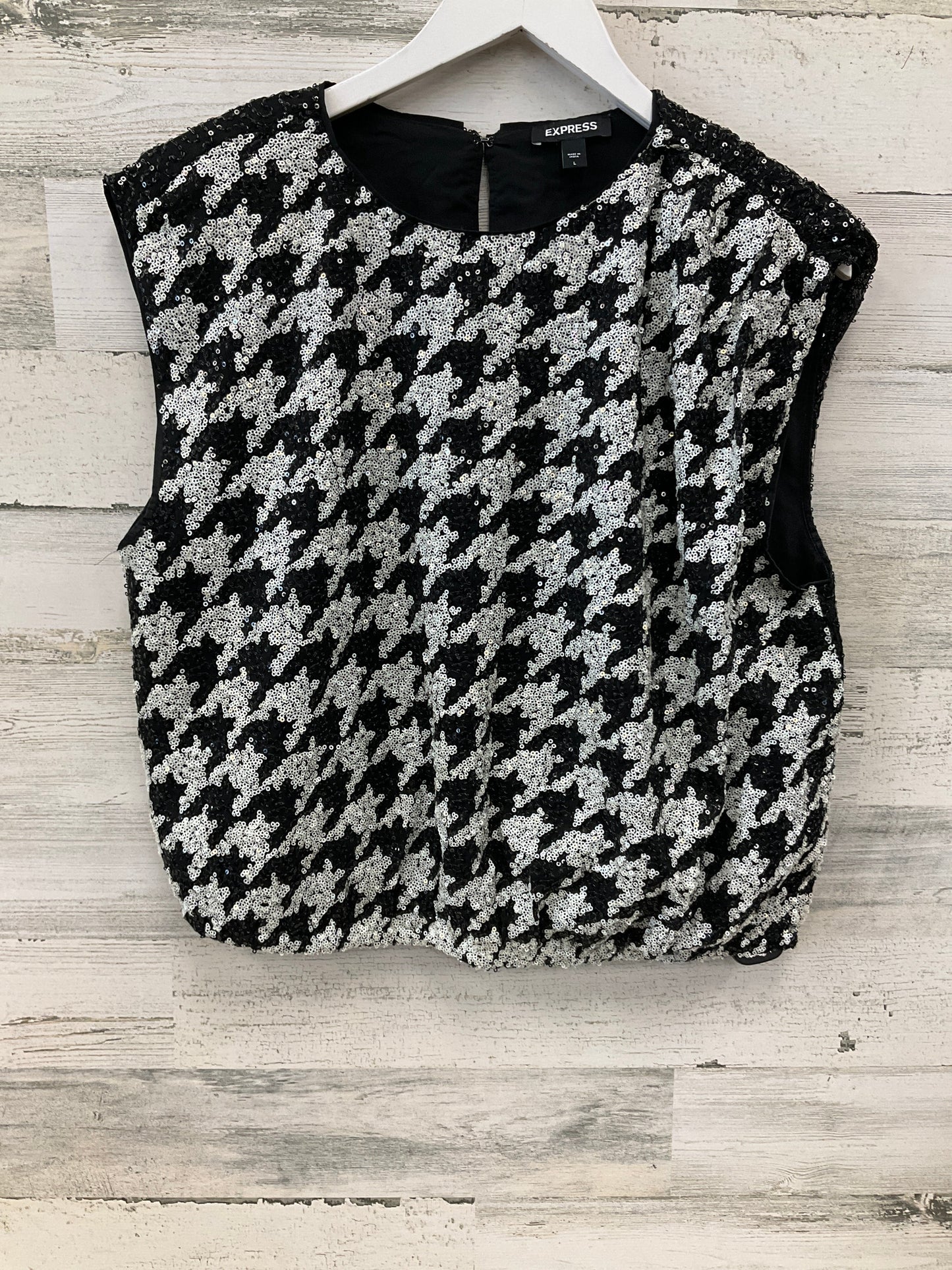 Top Short Sleeve By Express In Black & White, Size: L