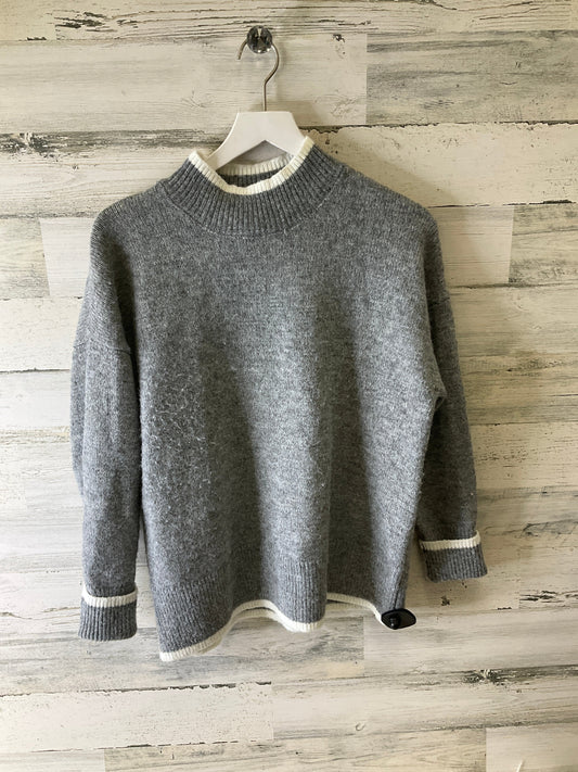 Sweater By Max Studio In Grey & White, Size: M