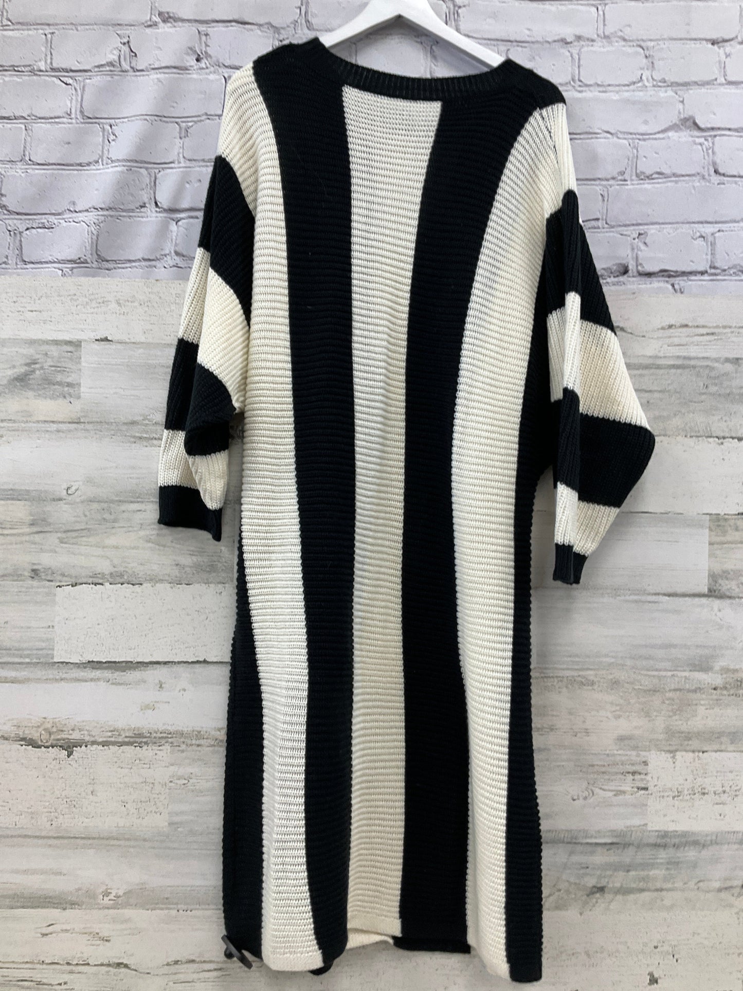 Dress Sweater By Shein In Black & Cream, Size: 1x