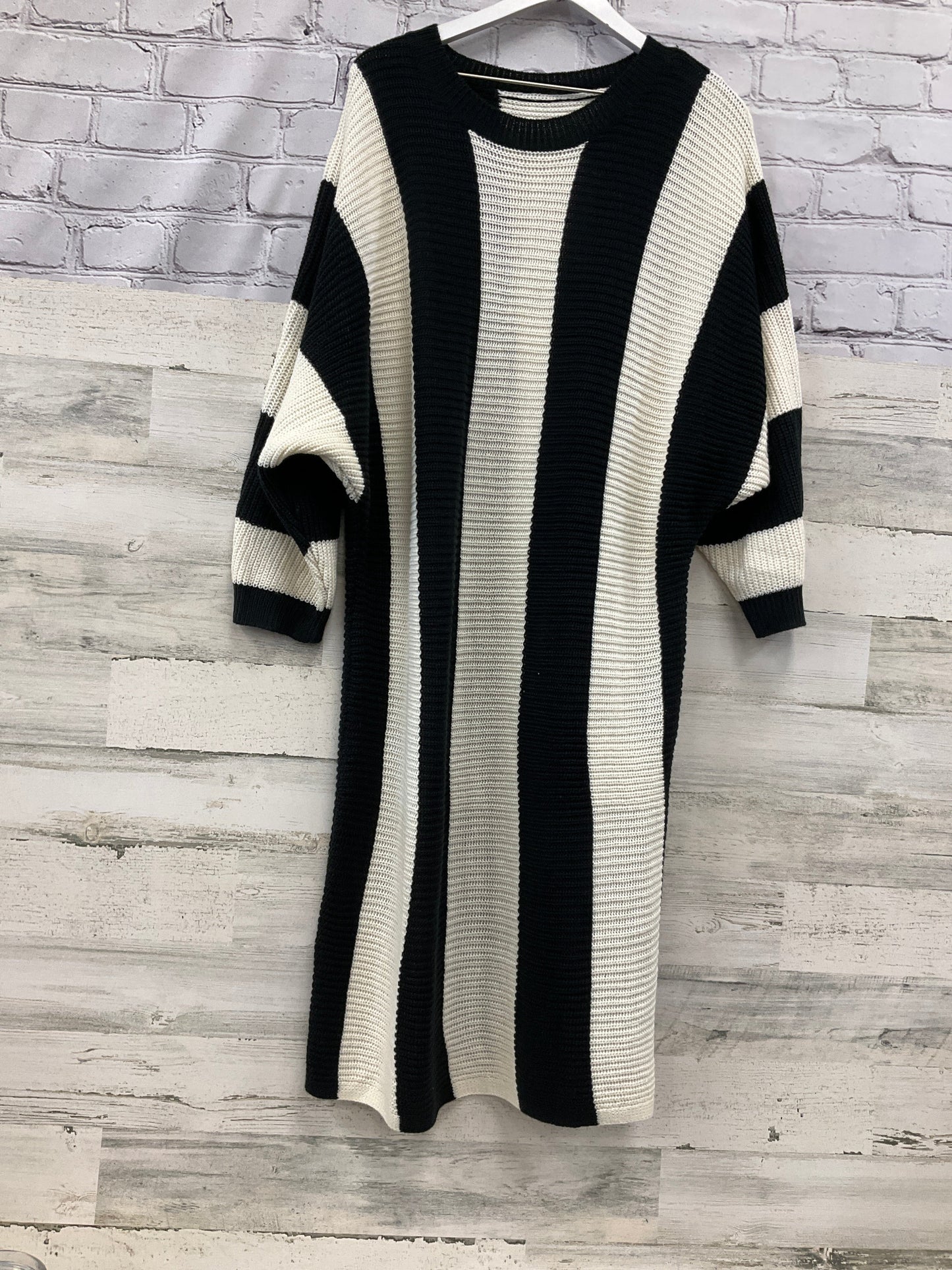 Dress Sweater By Shein In Black & Cream, Size: 1x