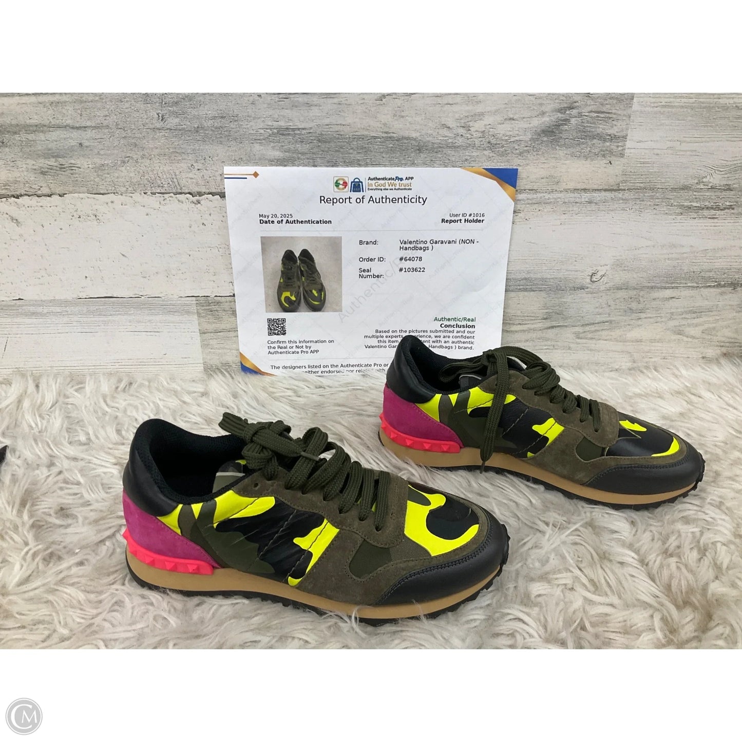 Shoes Luxury Designer By Valentino-garavani In Camouflage Print, Size: 8.5