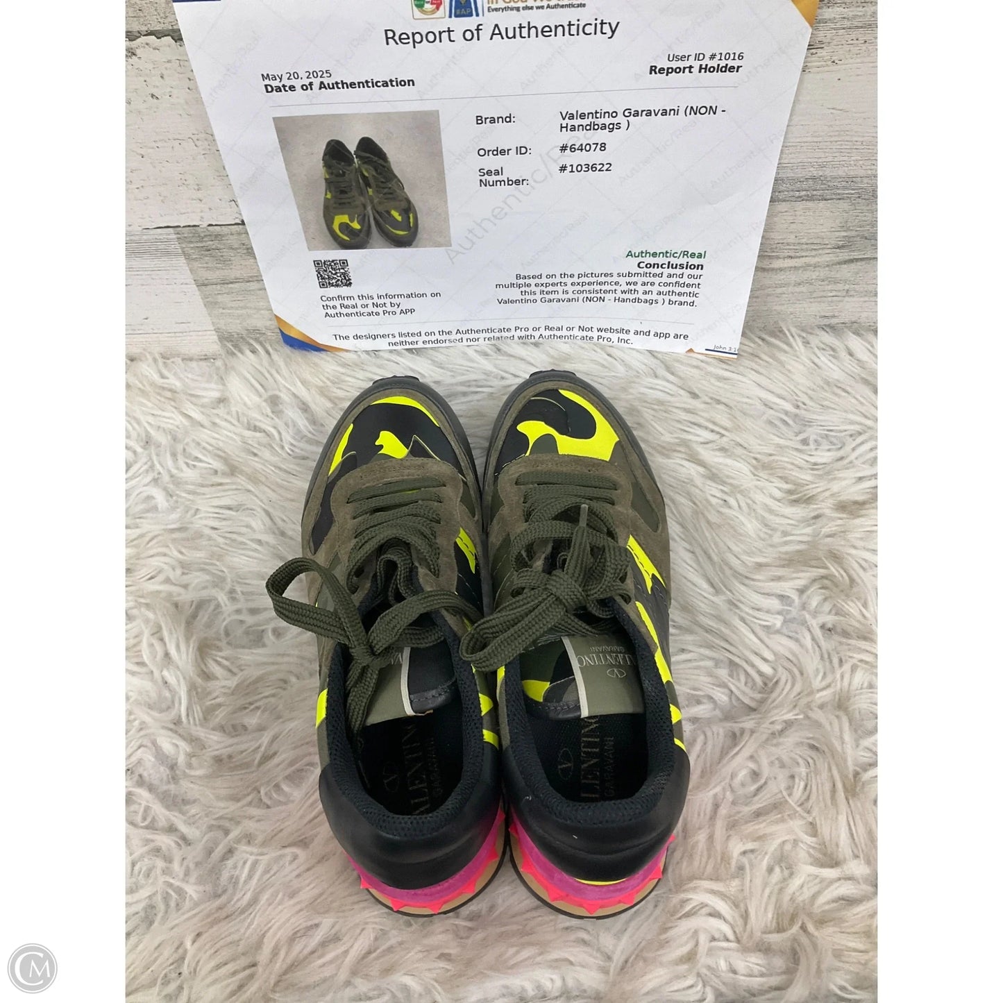 Shoes Luxury Designer By Valentino-garavani In Camouflage Print, Size: 8.5