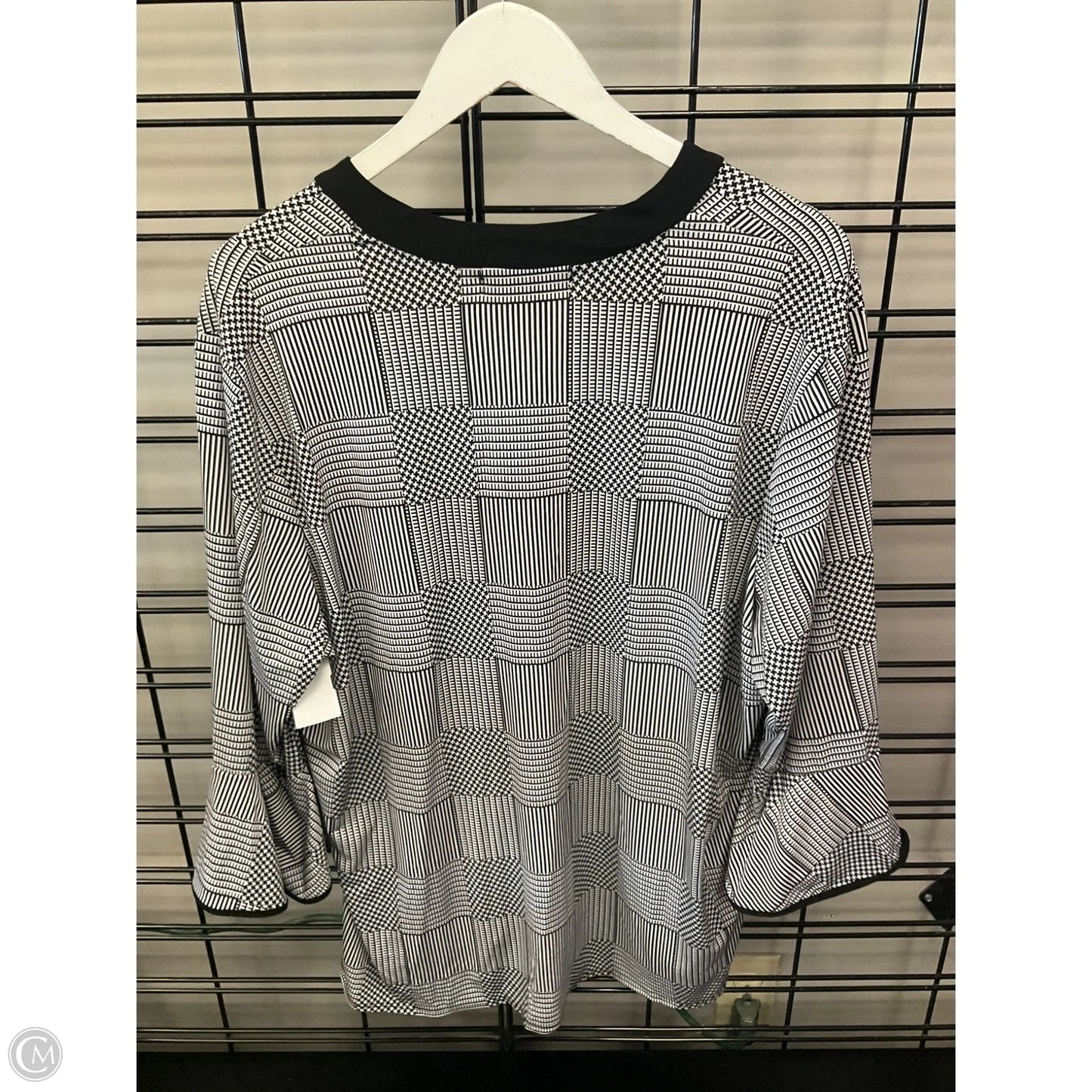 Top 3/4 Sleeve By Clothes Mentor In Black & White, Size: 3x