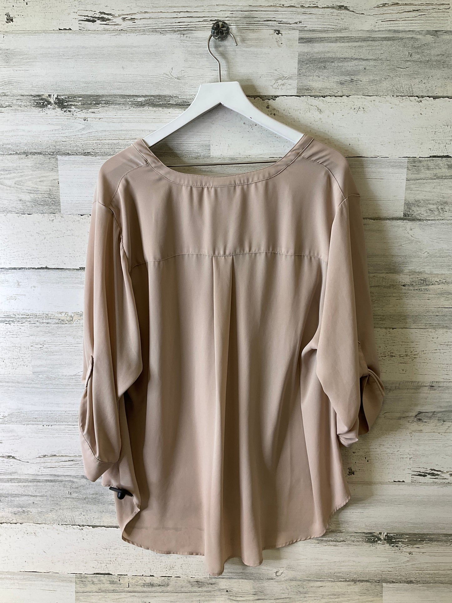 Top 3/4 Sleeve By Torrid In Beige, Size: 3x