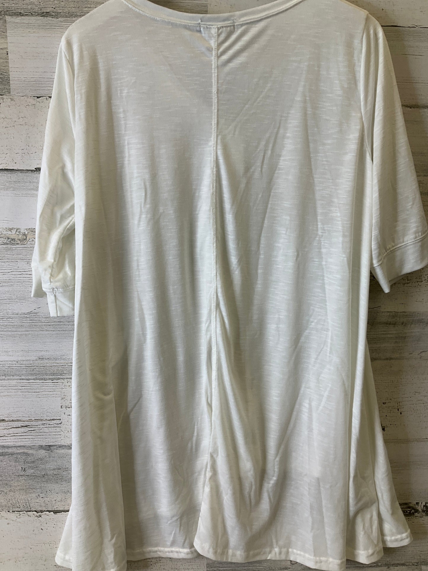 Top Short Sleeve By Amaryllis In White, Size: 1x