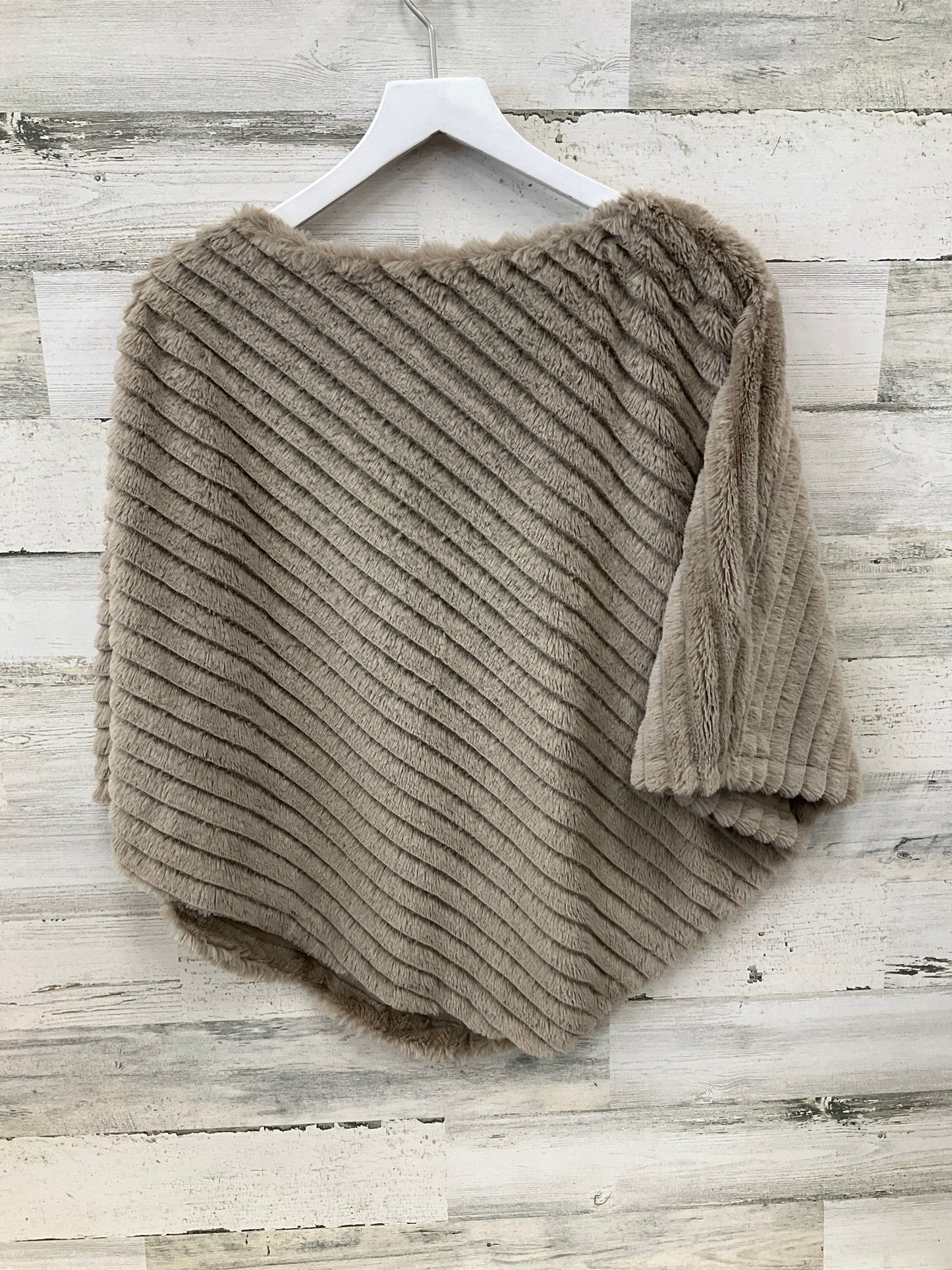 Poncho By Black Rivet In Beige, Size: S