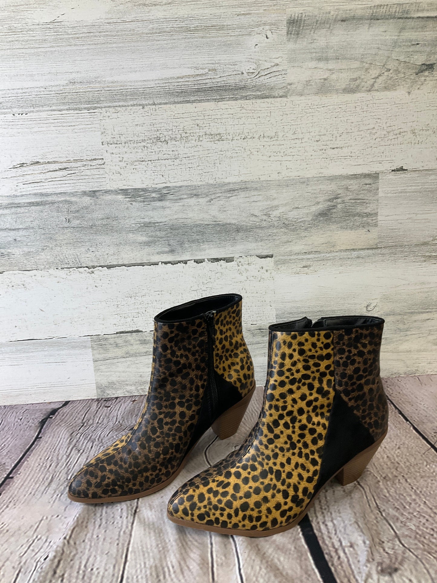 Animal Print Boots Ankle Heels Clothes Mentor, Size 7