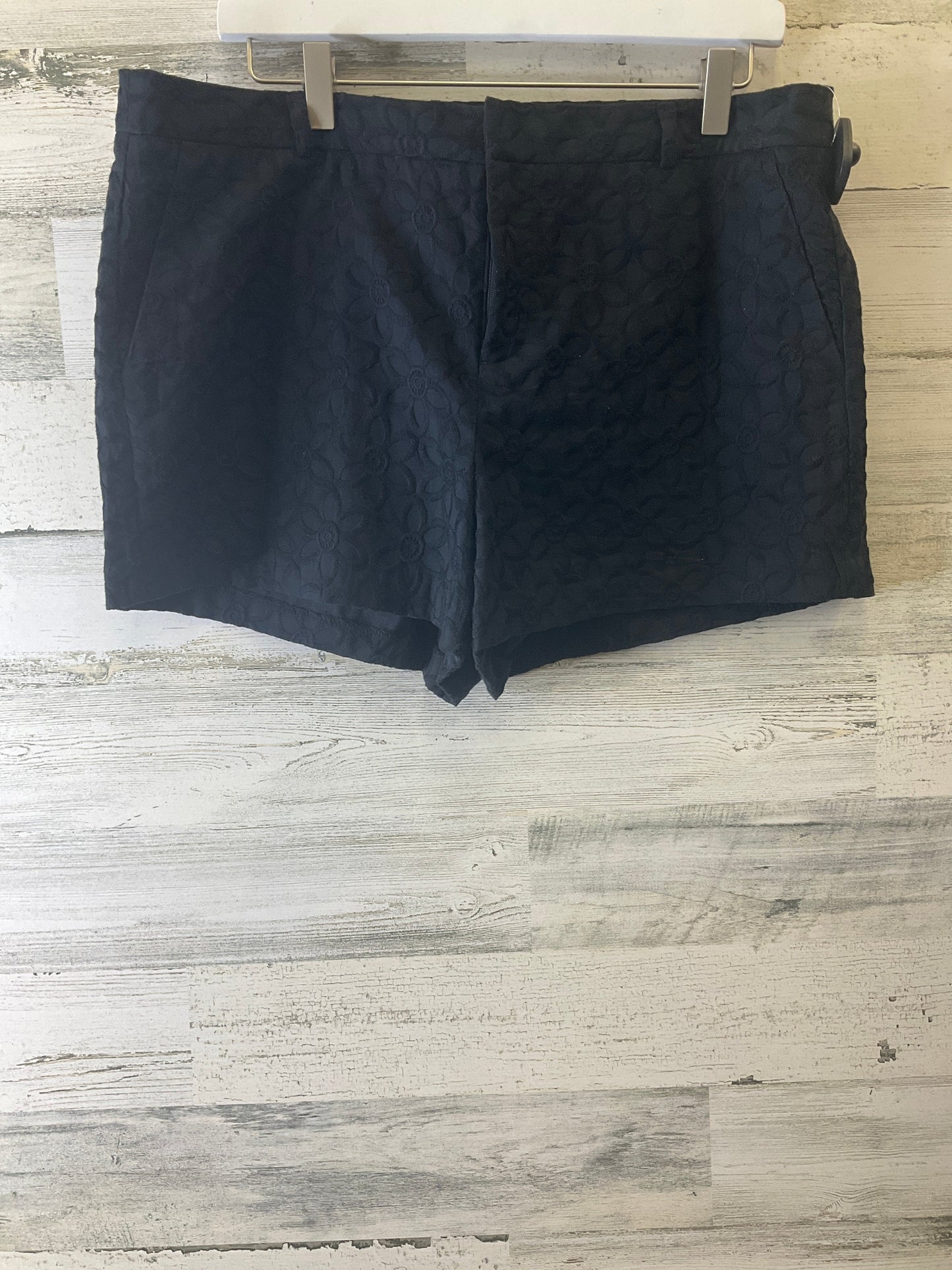 Black Shorts Elle, Size 12