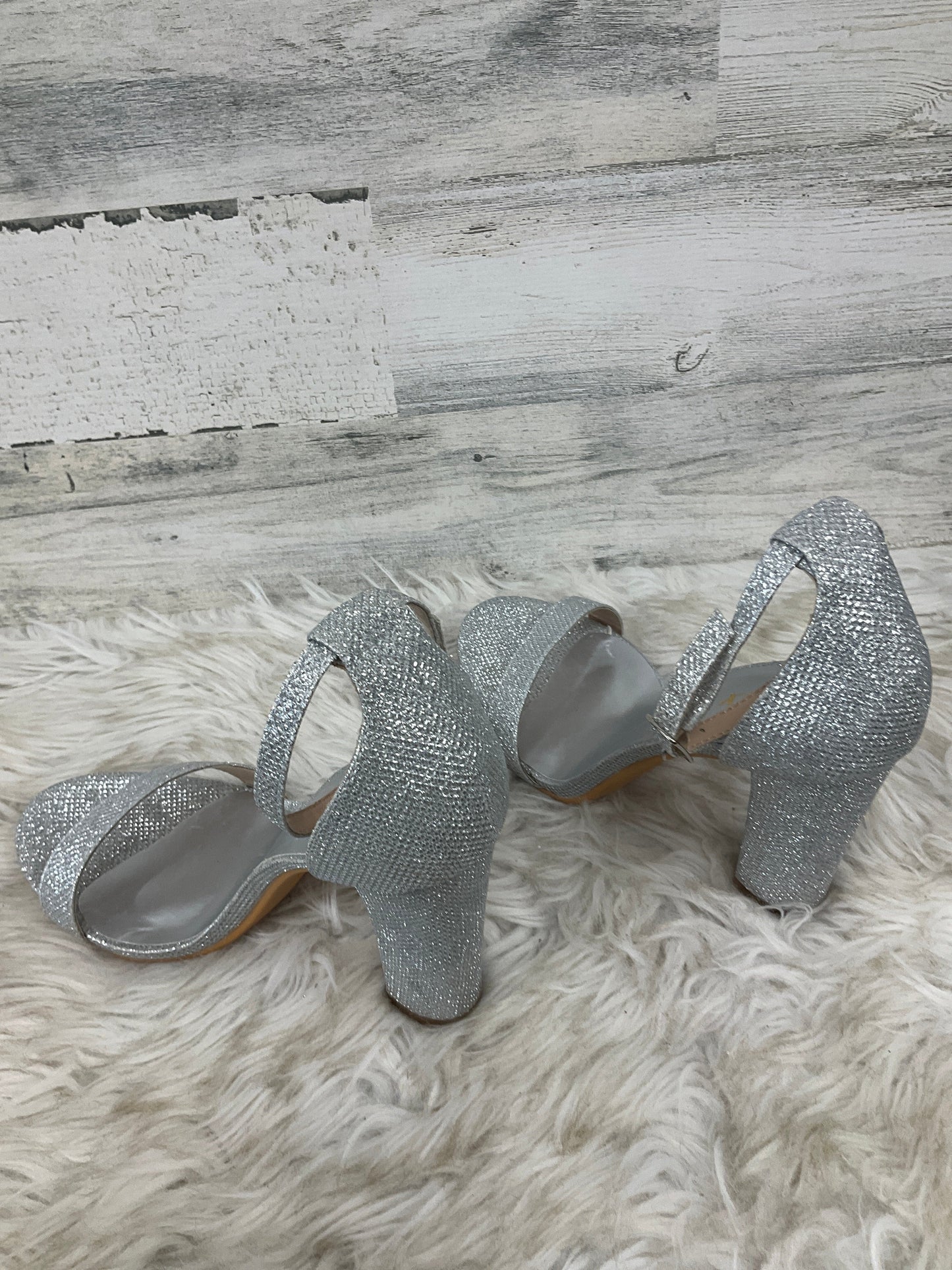 Sandals Heels Stiletto By Clothes Mentor In Silver, Size: 8.5