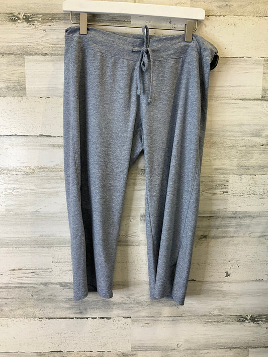 Blue Athletic Capris Under Armour, Size M