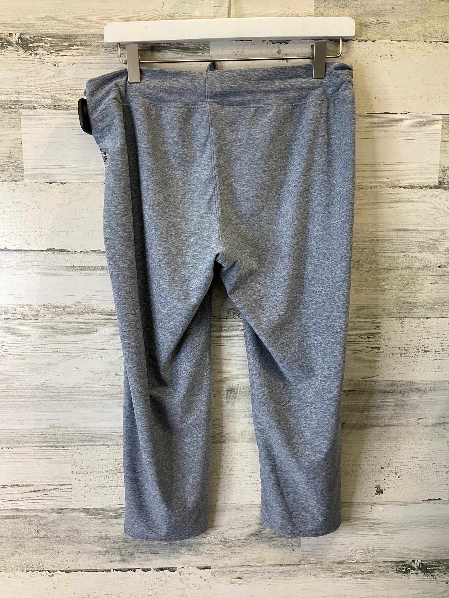 Blue Athletic Capris Under Armour, Size M