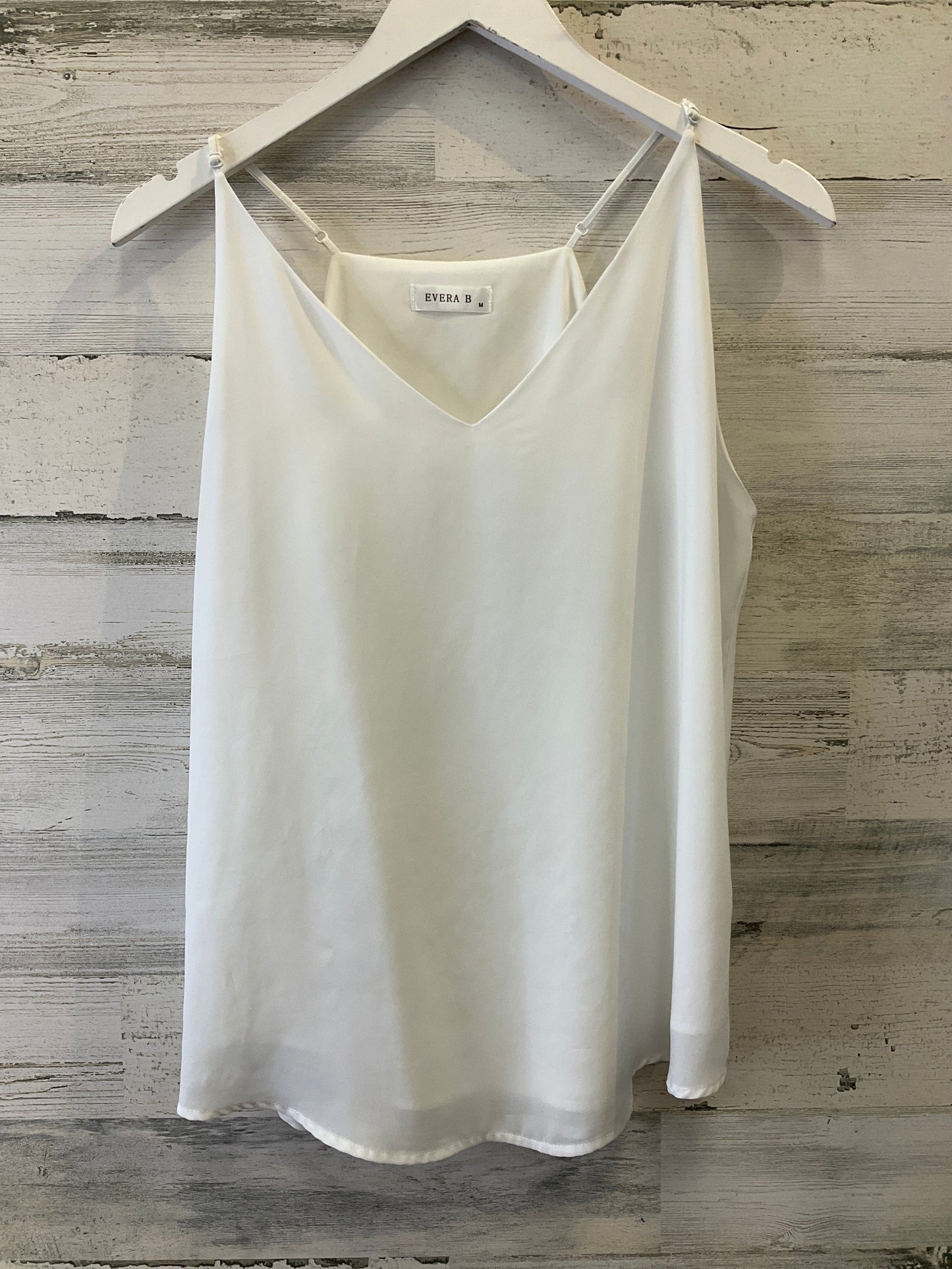 White Top Sleeveless Clothes Mentor, Size M