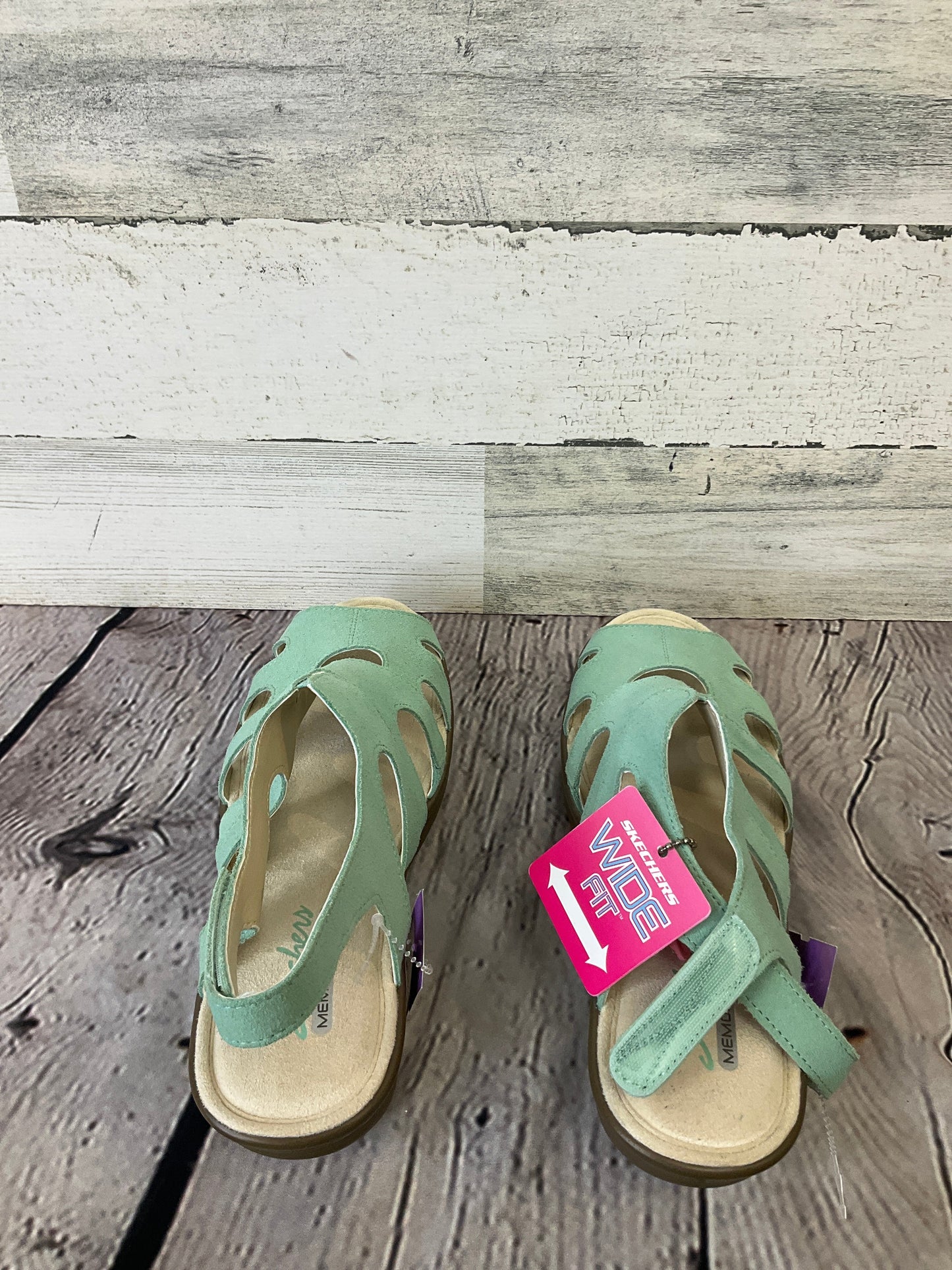 Green & Tan Sandals Heels Block Skechers, Size 8