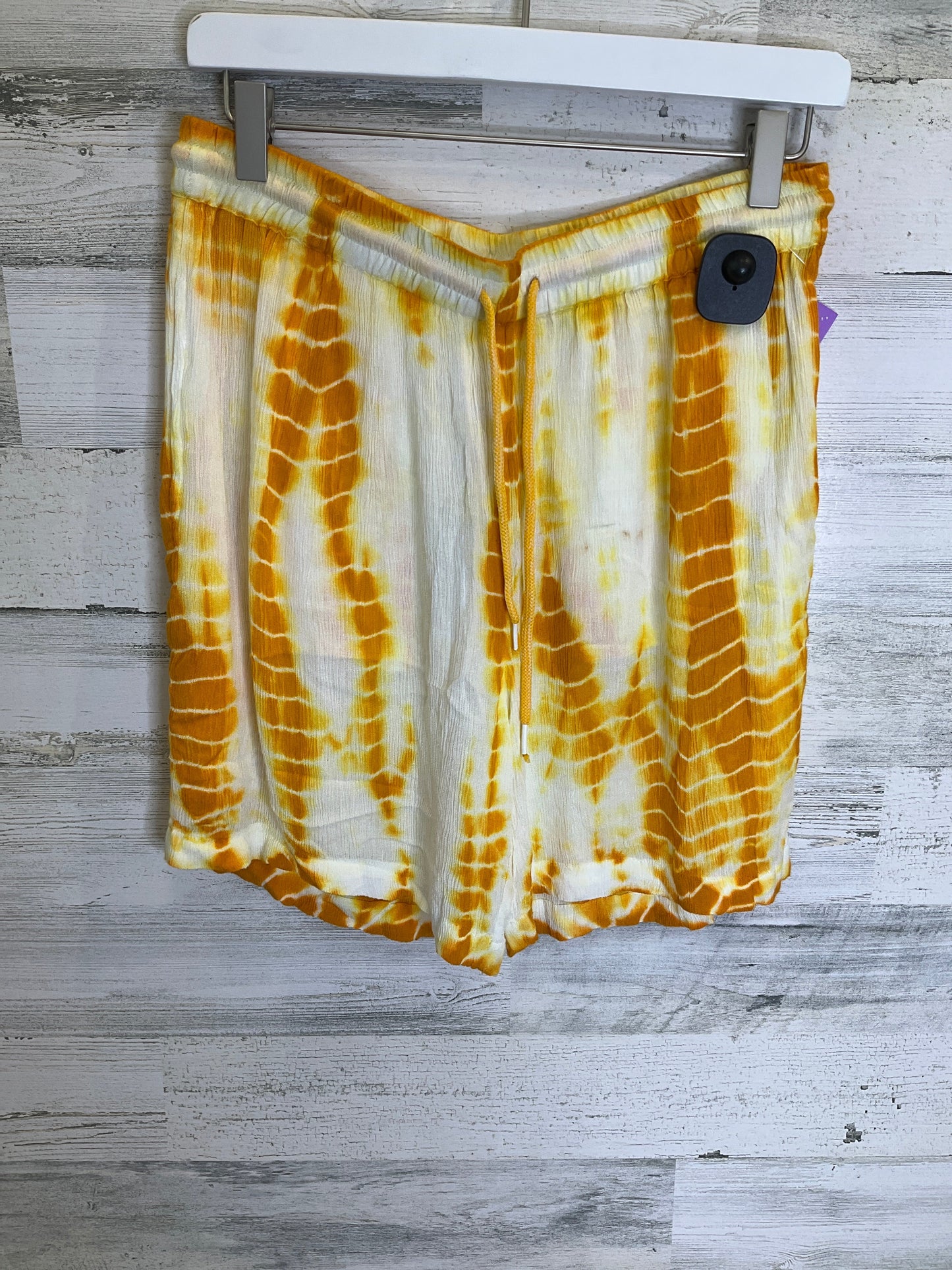 Yellow Shorts Clothes Mentor, Size 6