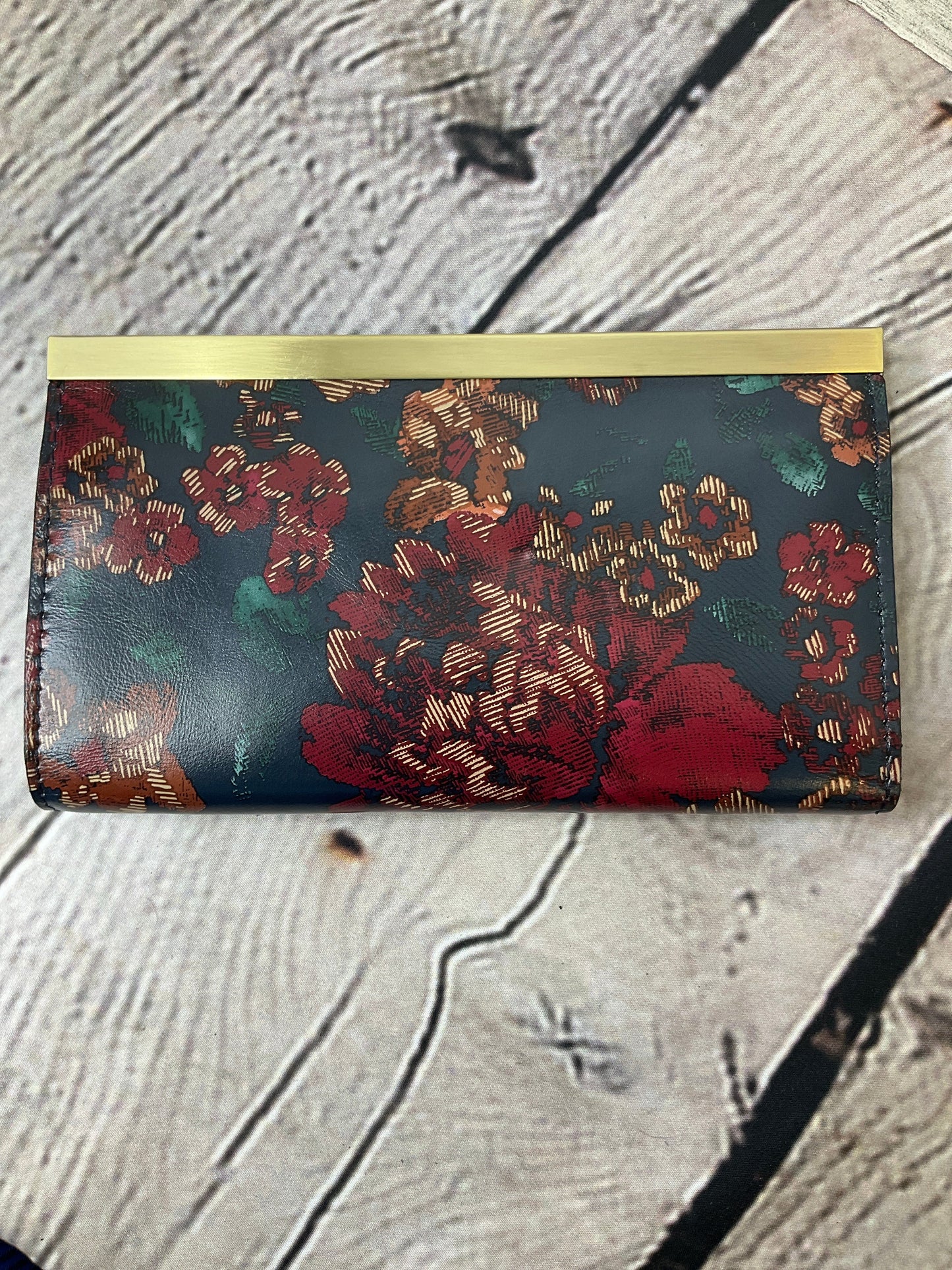 Wallet Designer By Patricia Nash  Size: Large