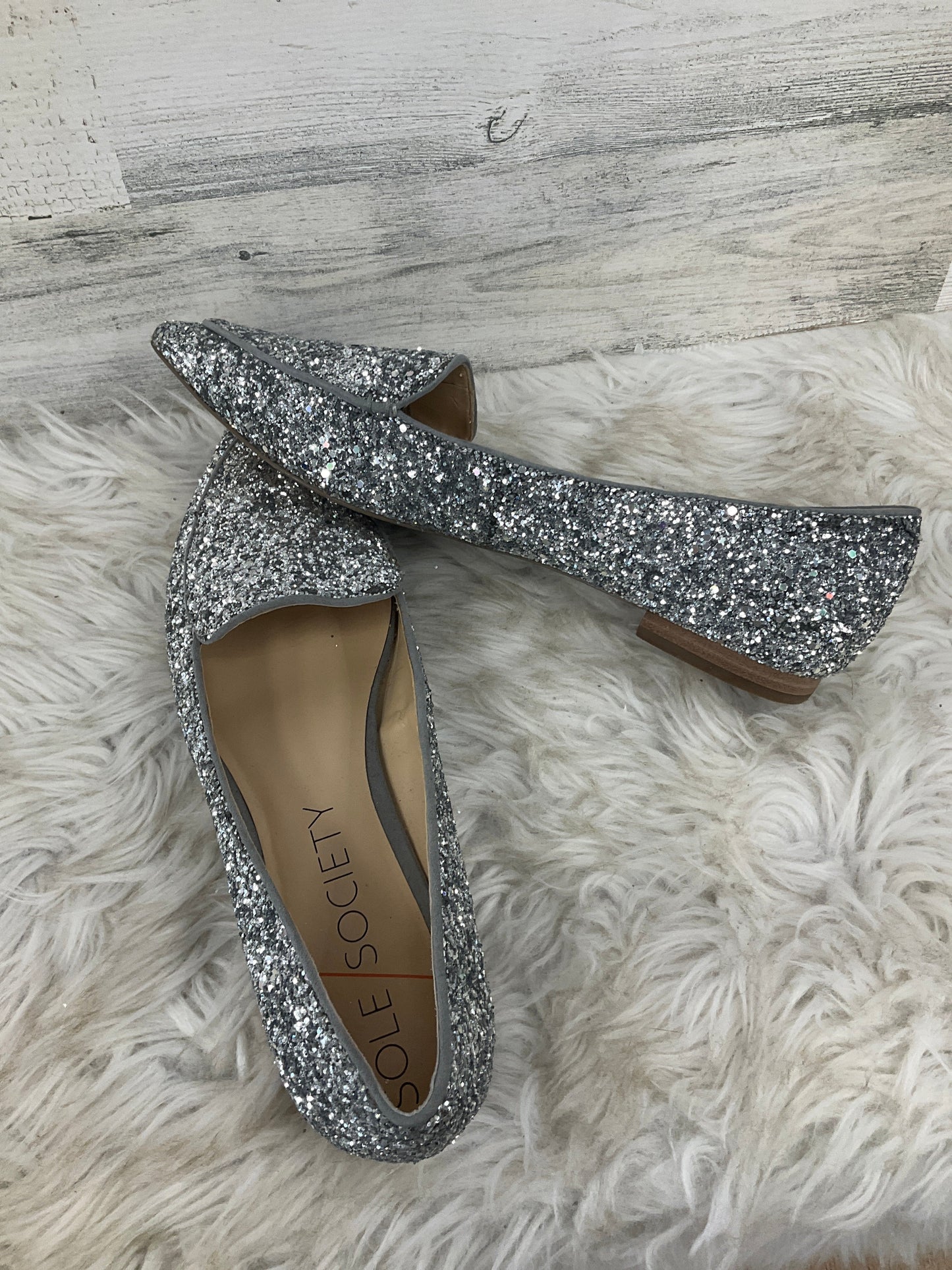 Shoes Flats By Sole Society In Silver, Size: 10