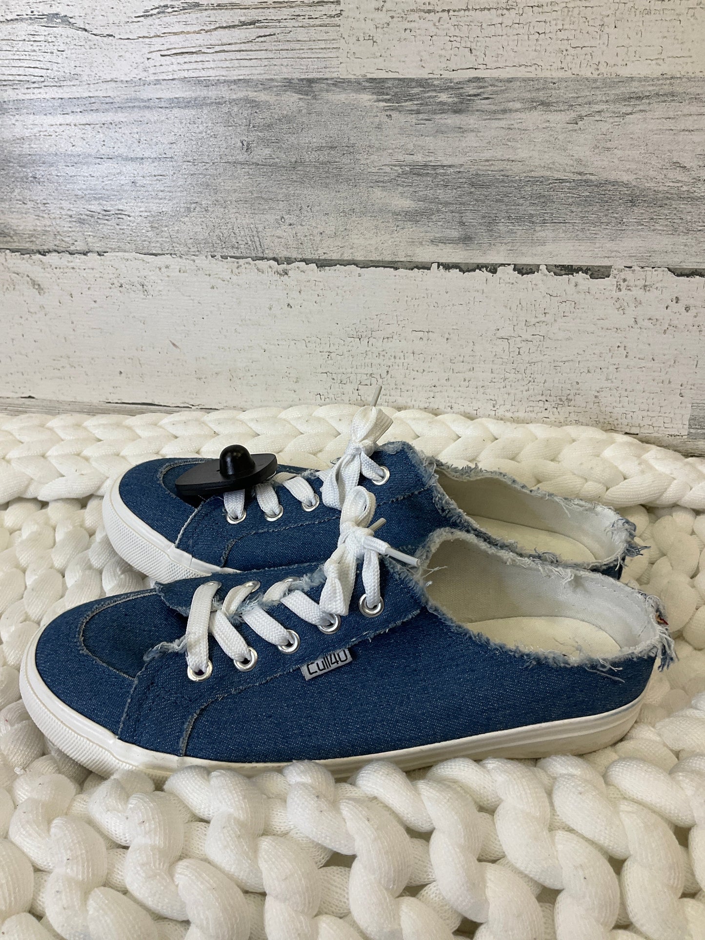 Blue Denim Shoes Athletic Clothes Mentor, Size 8