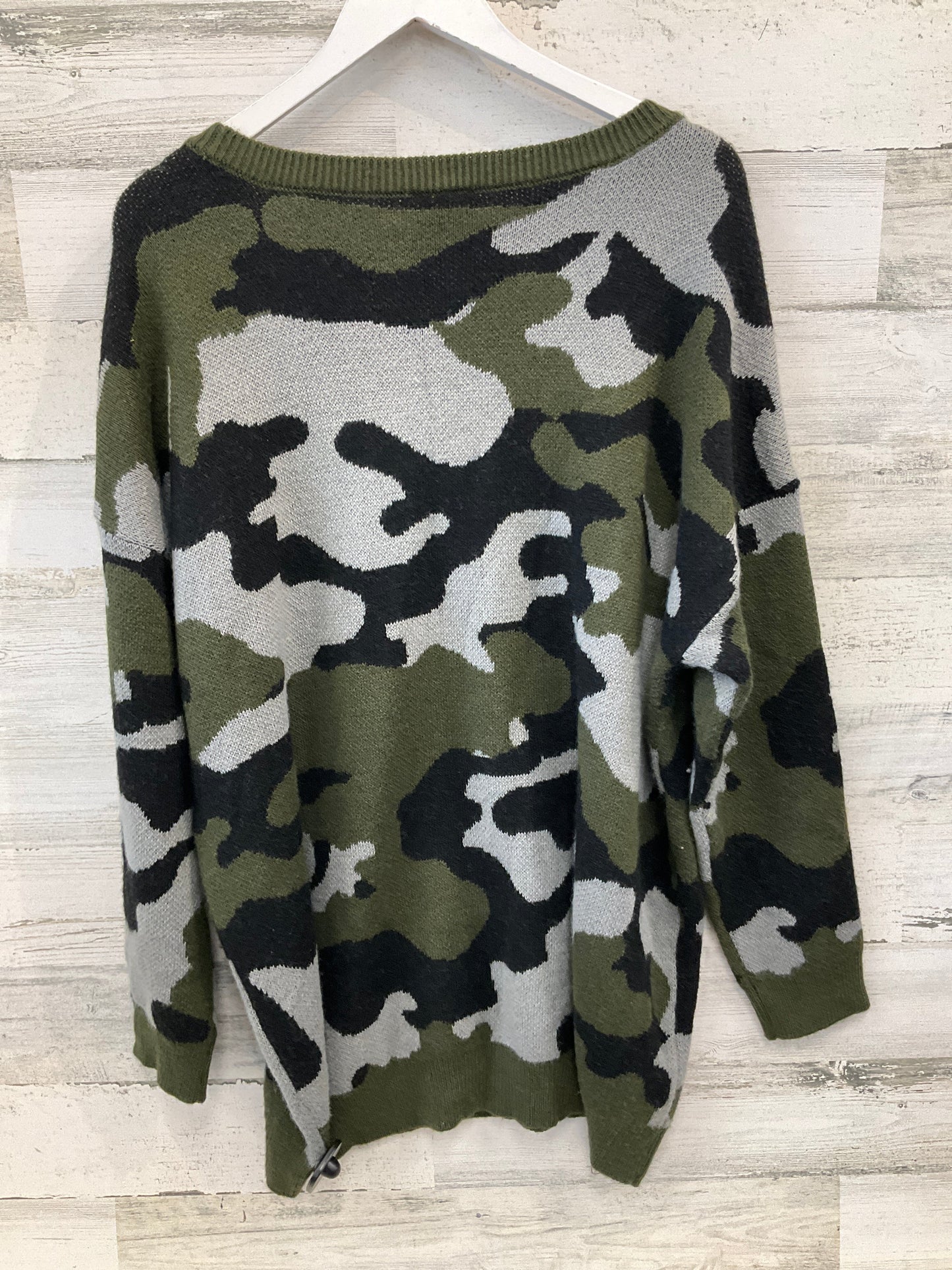 Sweater By Torrid In Camouflage Print, Size: 3x