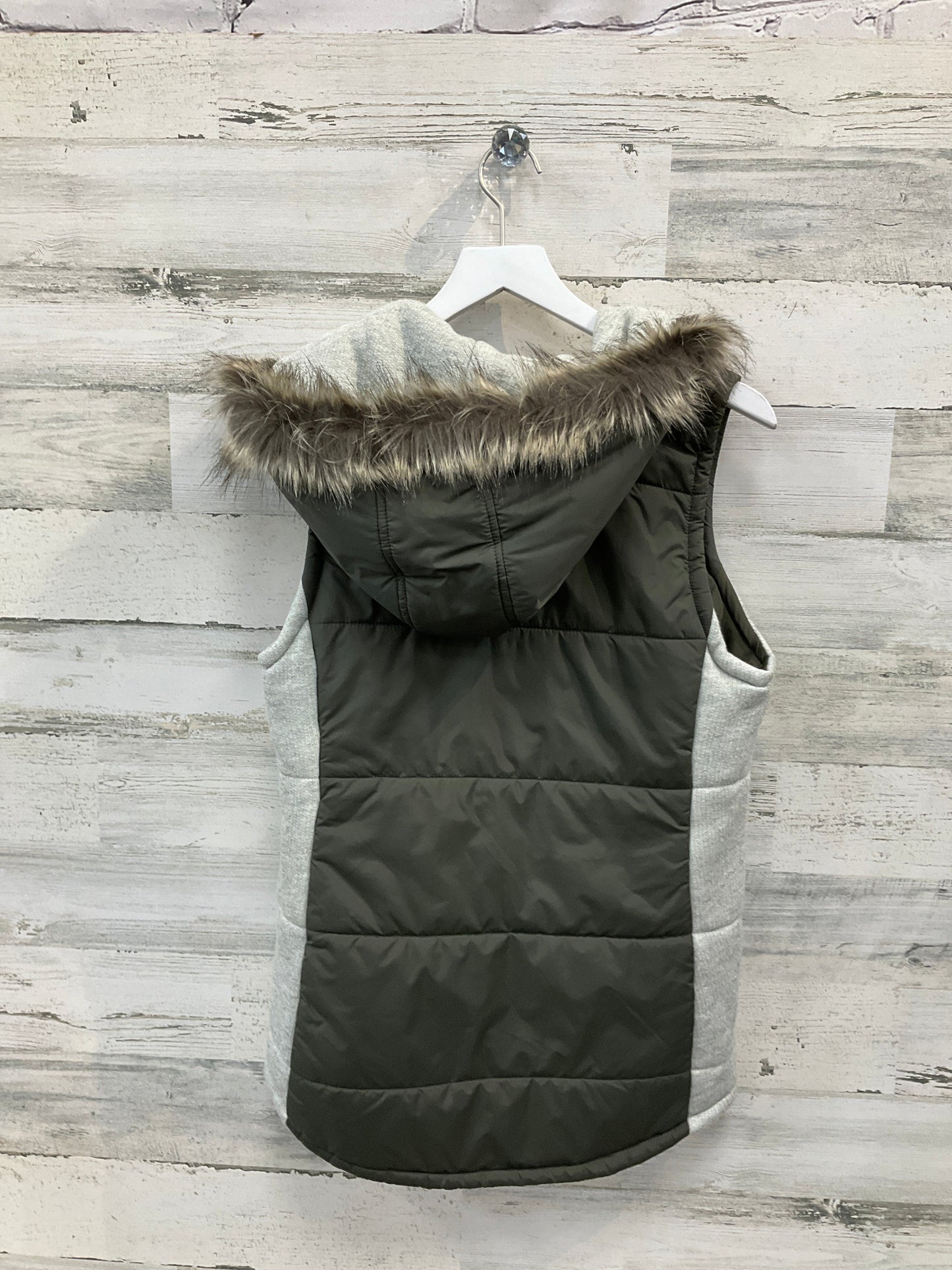 Vest Puffer & Quilted By Skies Are Blue In Green, Size: M