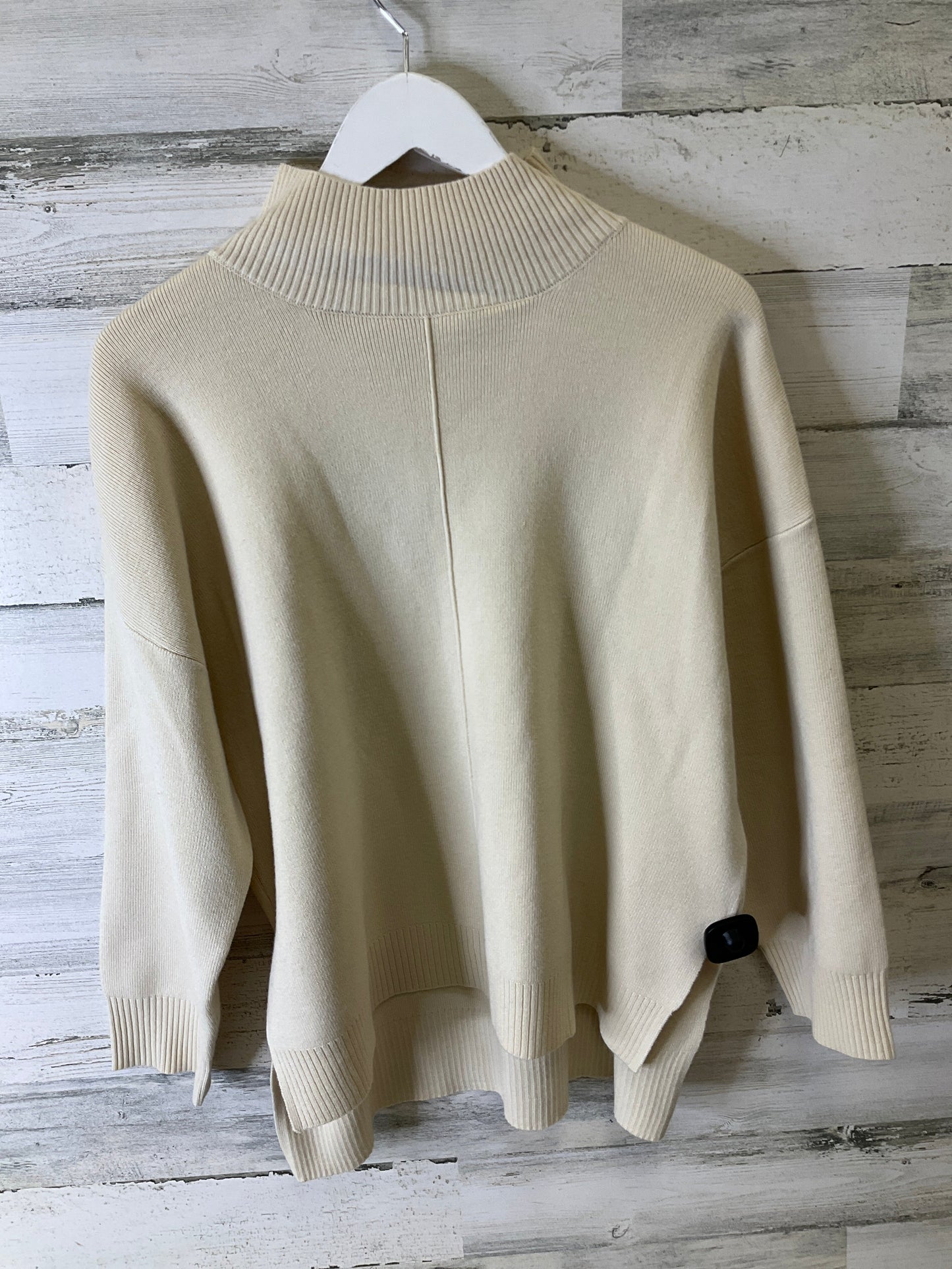 Top Long Sleeve By Clothes Mentor In Ivory, Size: S