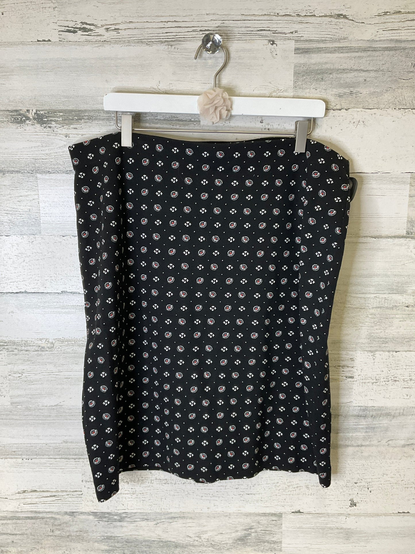 Skirt Midi By Ann Taylor In Black, Size: Xl