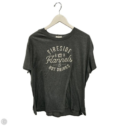 Top Short Sleeve By Maurices In Grey, Size: Xxl