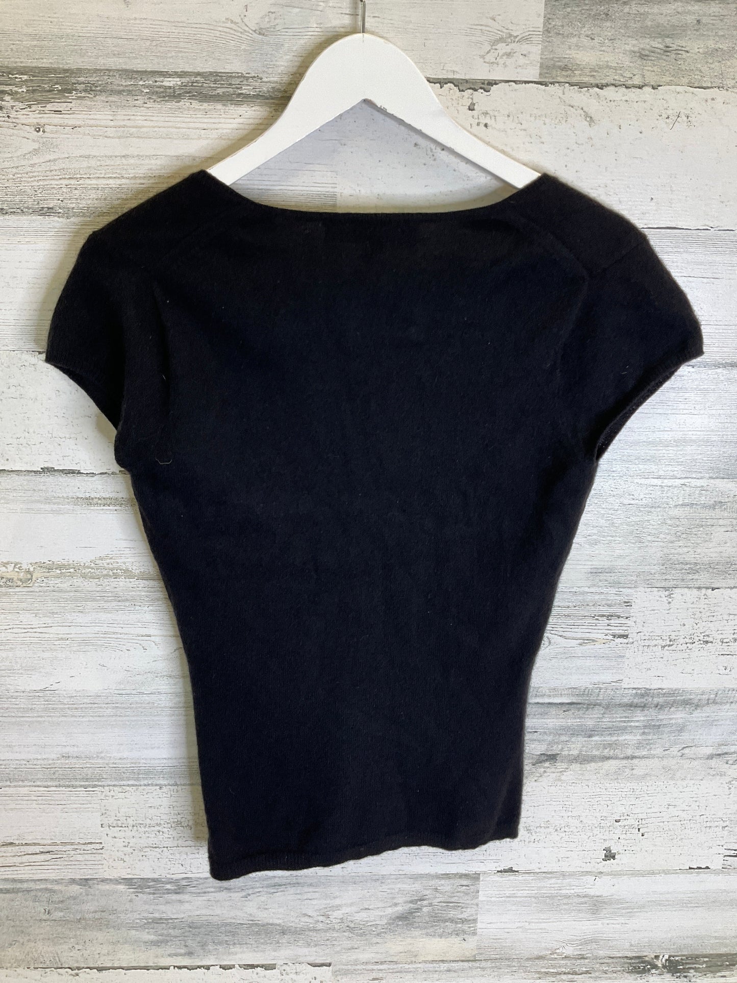 Black Top Short Sleeve Express Design Studio, Size L