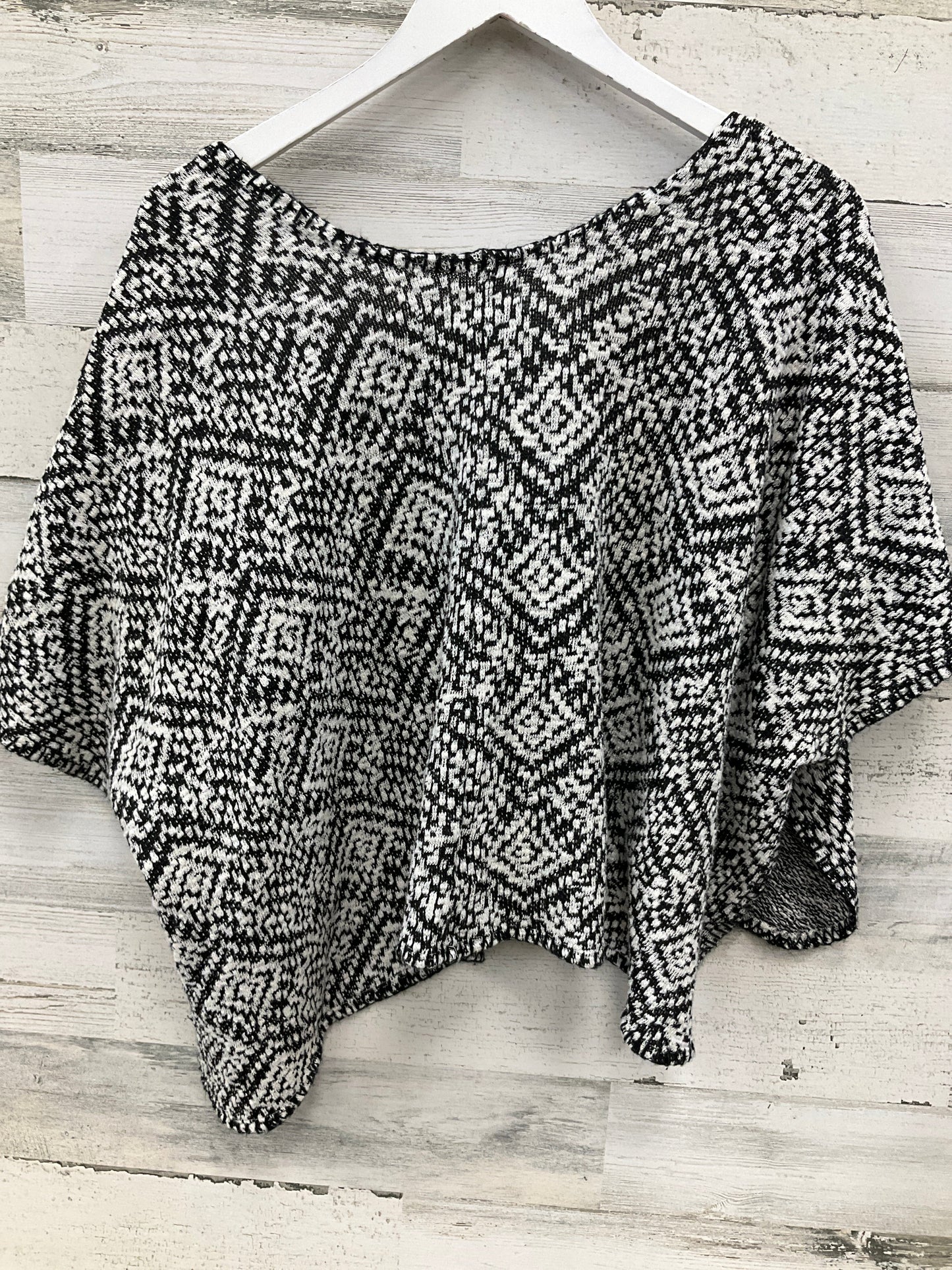 Sweater Cardigan By Old Navy In Black & White, Size: M